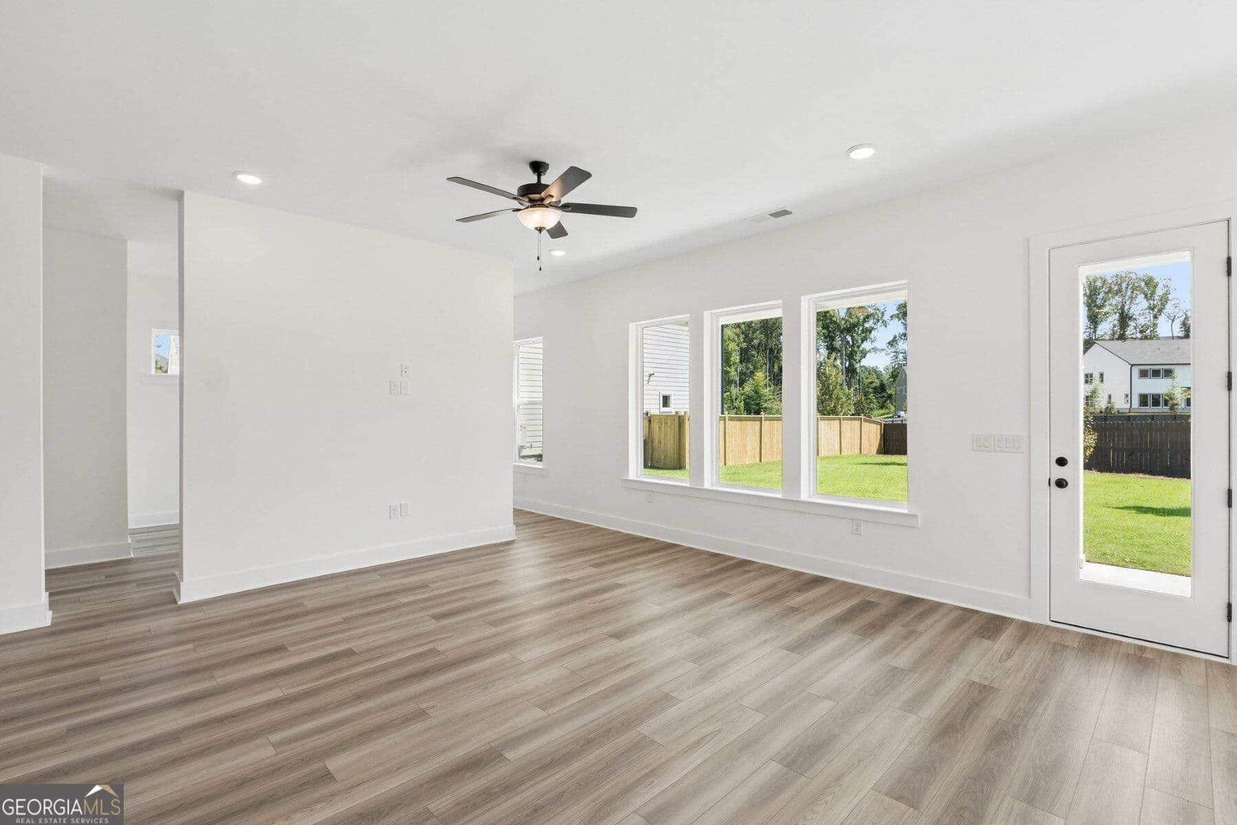 5 bedroom, 4.5 bathroom, 3,417 sq ft single family residence for sale at 4920 Beechnut Circle, Cumming, GA 30028 — photo 10