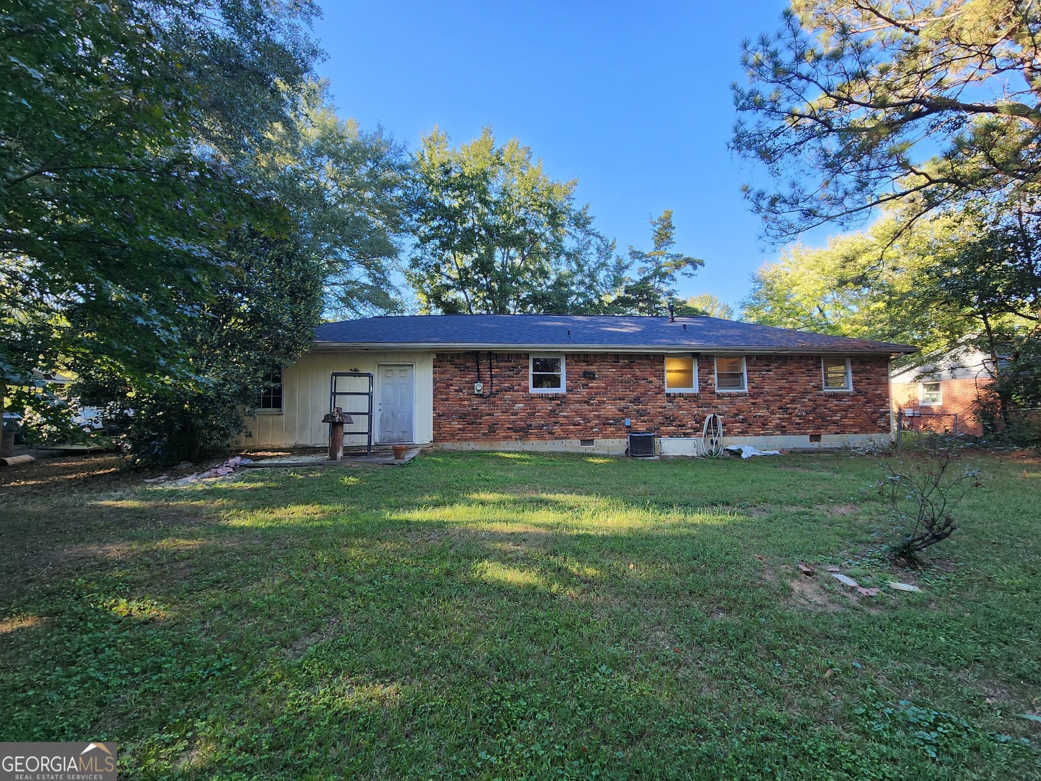 3 bedroom, 1.5 bathroom, 1,536 sq ft single family residence for sale at 337 Bruce Street, Loganville, GA 30052 — photo 5
