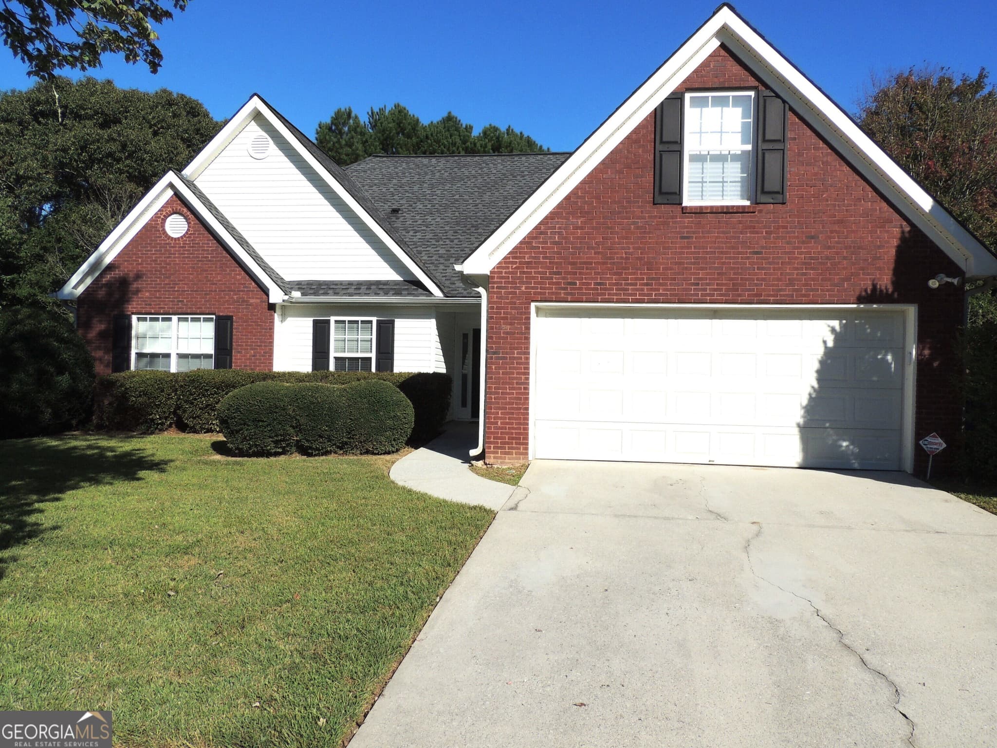 4 bedroom, 2 bathroom, 1,682 sq ft single family residence for sale at 3520 Imperial Hill Drive, Snellville, GA 30039