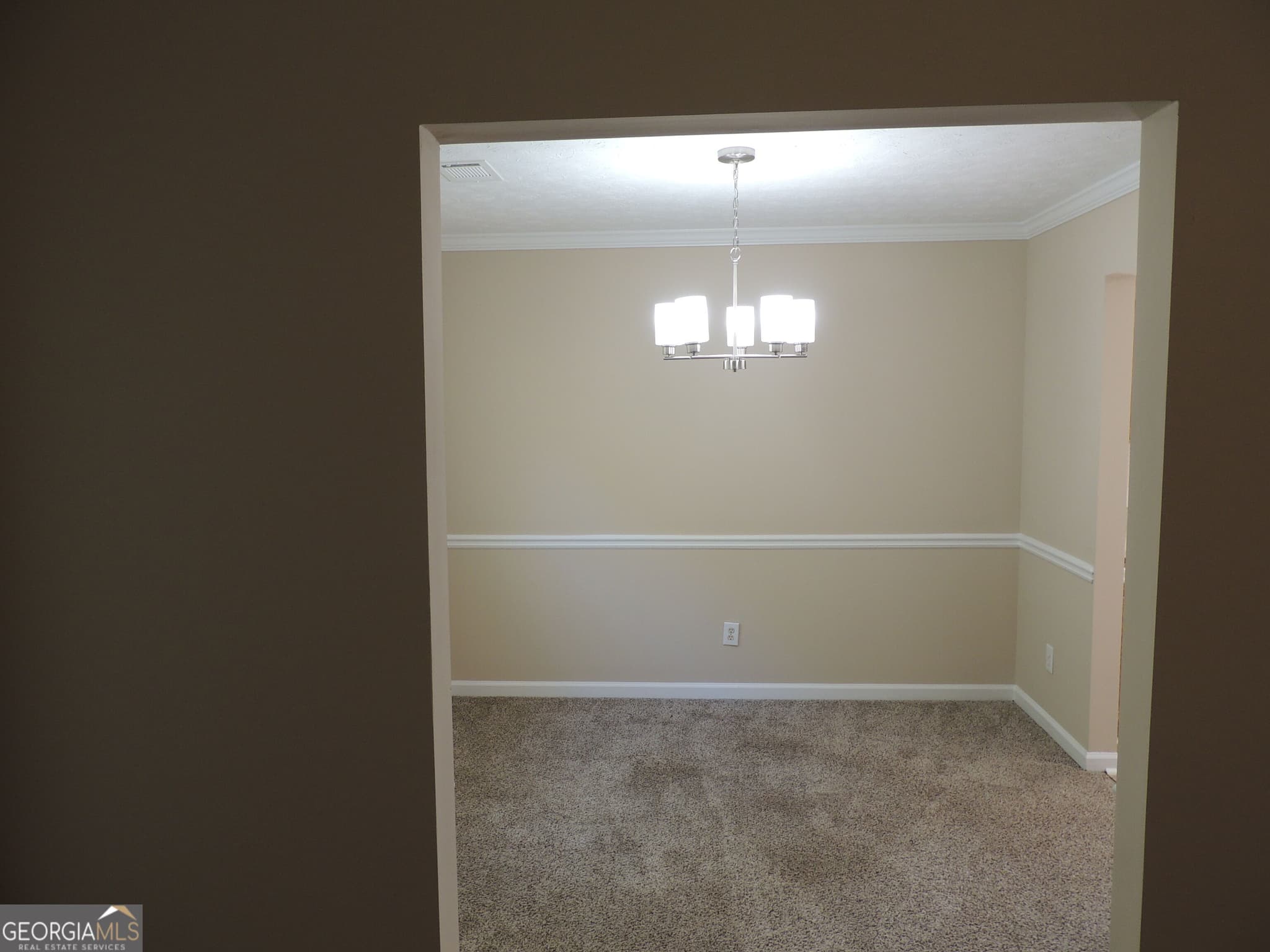 4 bedroom, 2 bathroom, 1,682 sq ft single family residence for sale at 3520 Imperial Hill Drive, Snellville, GA 30039 — photo 4