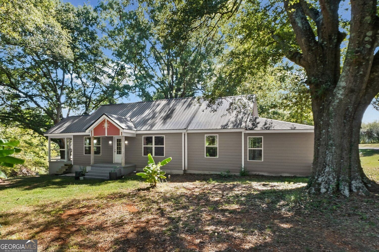 7 bedroom, 4 bathroom, 1,882 sq ft single family residence for sale at 210 Shaw Road, Adairsville, GA 30103