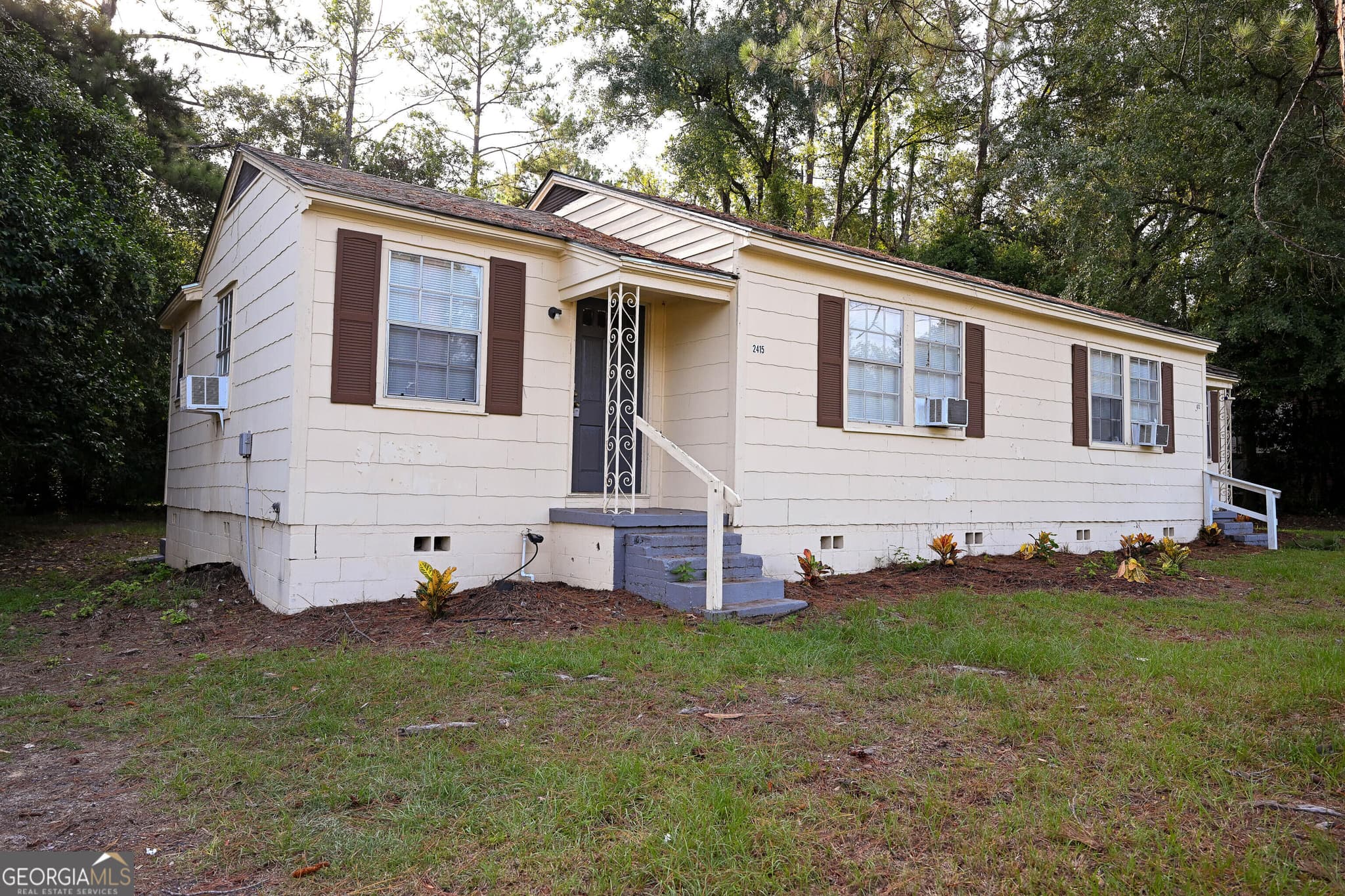 multi family,duplex for sale at 2413 Knox Drive, Valdosta, GA 31602 — photo 2