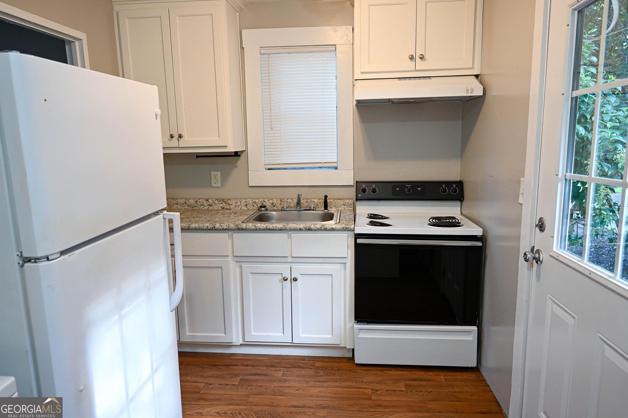 multi family,duplex for sale at 2413 Knox Drive, Valdosta, GA 31602 — photo 3