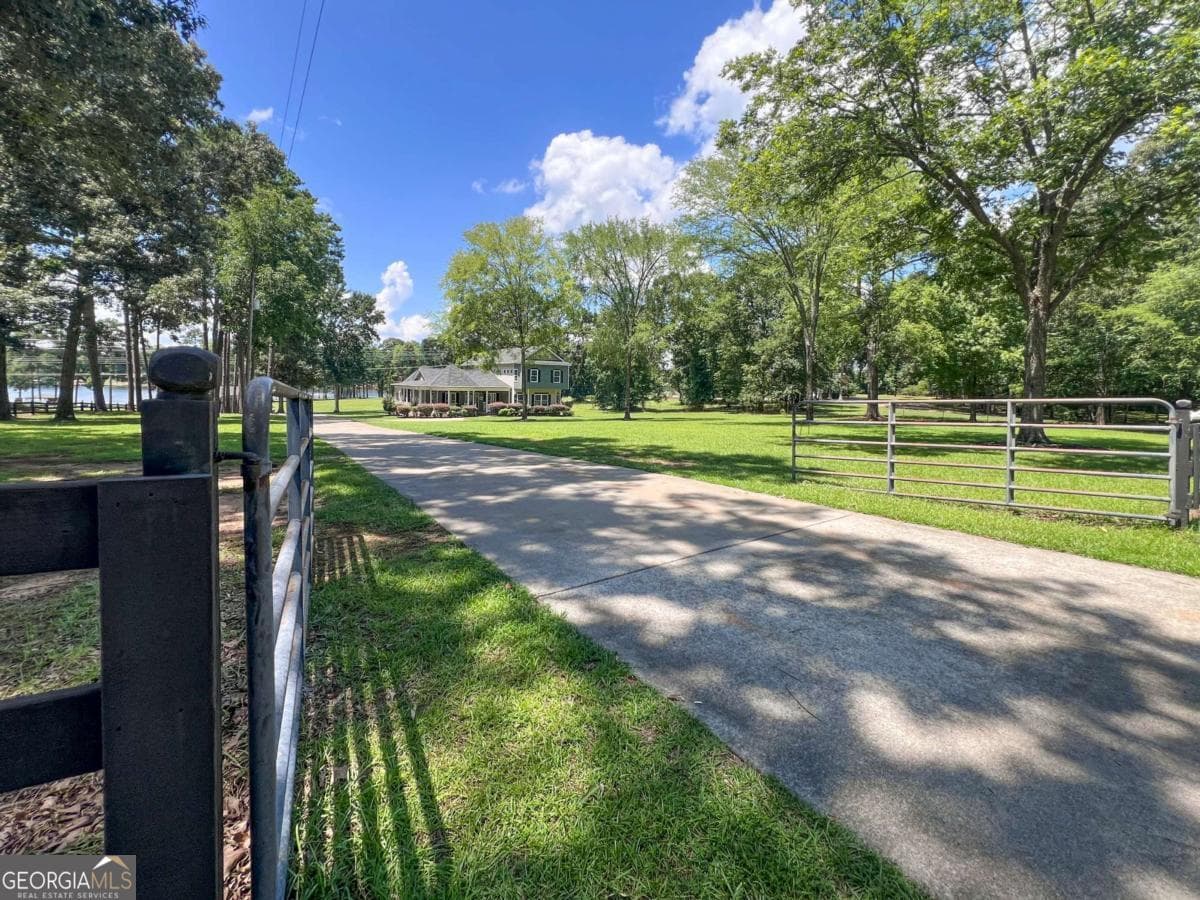5 bedroom, 3.5 bathroom, 2,955 sq ft single family residence for sale at 138 SE Spurgeon Drive, Milledgeville, GA 31061 — photo 5