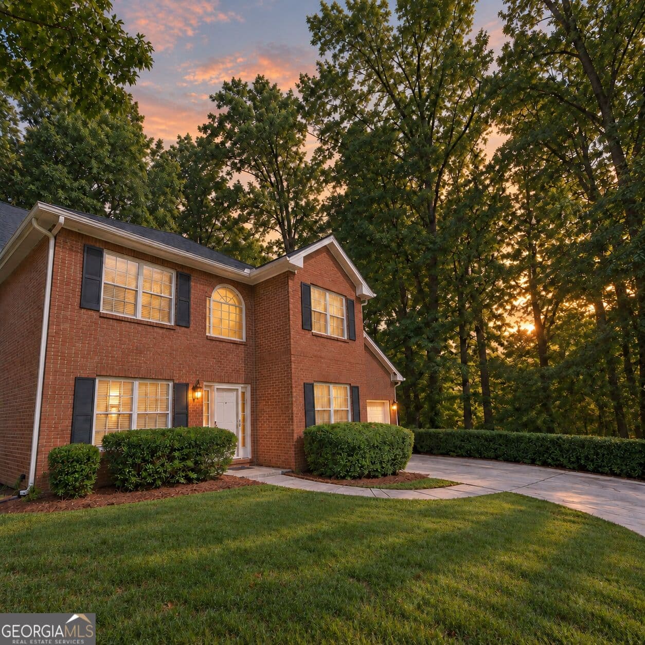 4 bedroom, 2.5 bathroom, 2,258 sq ft single family residence for sale at 930 New Hope Road, Atlanta, GA 30331 — photo 1 of 11