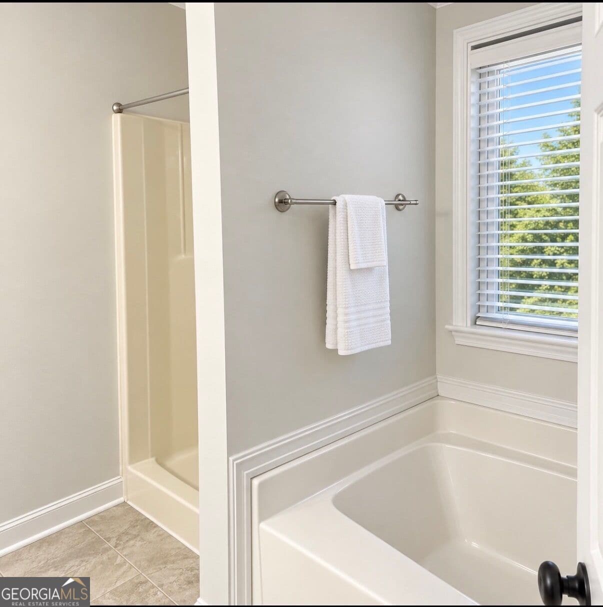 4 bedroom, 2.5 bathroom, 2,258 sq ft single family residence for sale at 930 New Hope Road, Atlanta, GA 30331 — photo 8