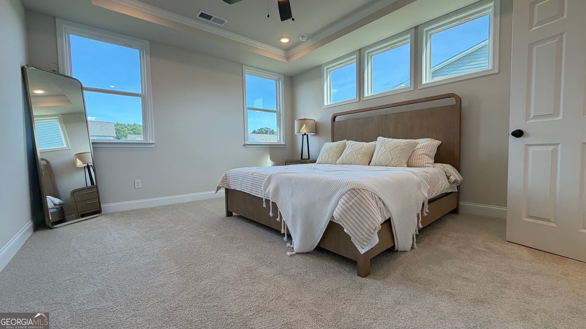 4 bedroom, 3.5 bathroom, 2,486 sq ft single family residence for sale at 551 Grand Wehunt Drive, Hoschton, GA 30548 — photo 5