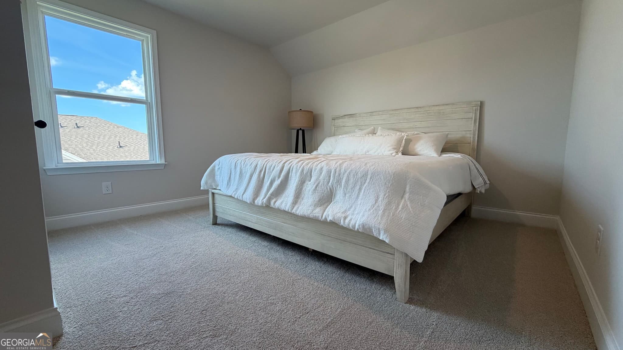 4 bedroom, 3.5 bathroom, 2,486 sq ft single family residence for sale at 551 Grand Wehunt Drive, Hoschton, GA 30548 — photo 8