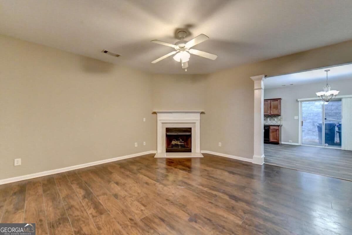 2 bedroom, 2.5 bathroom, 1,696 sq ft townhouse for sale at 2152 Executive Drive, Duluth, GA 30096 — photo 7