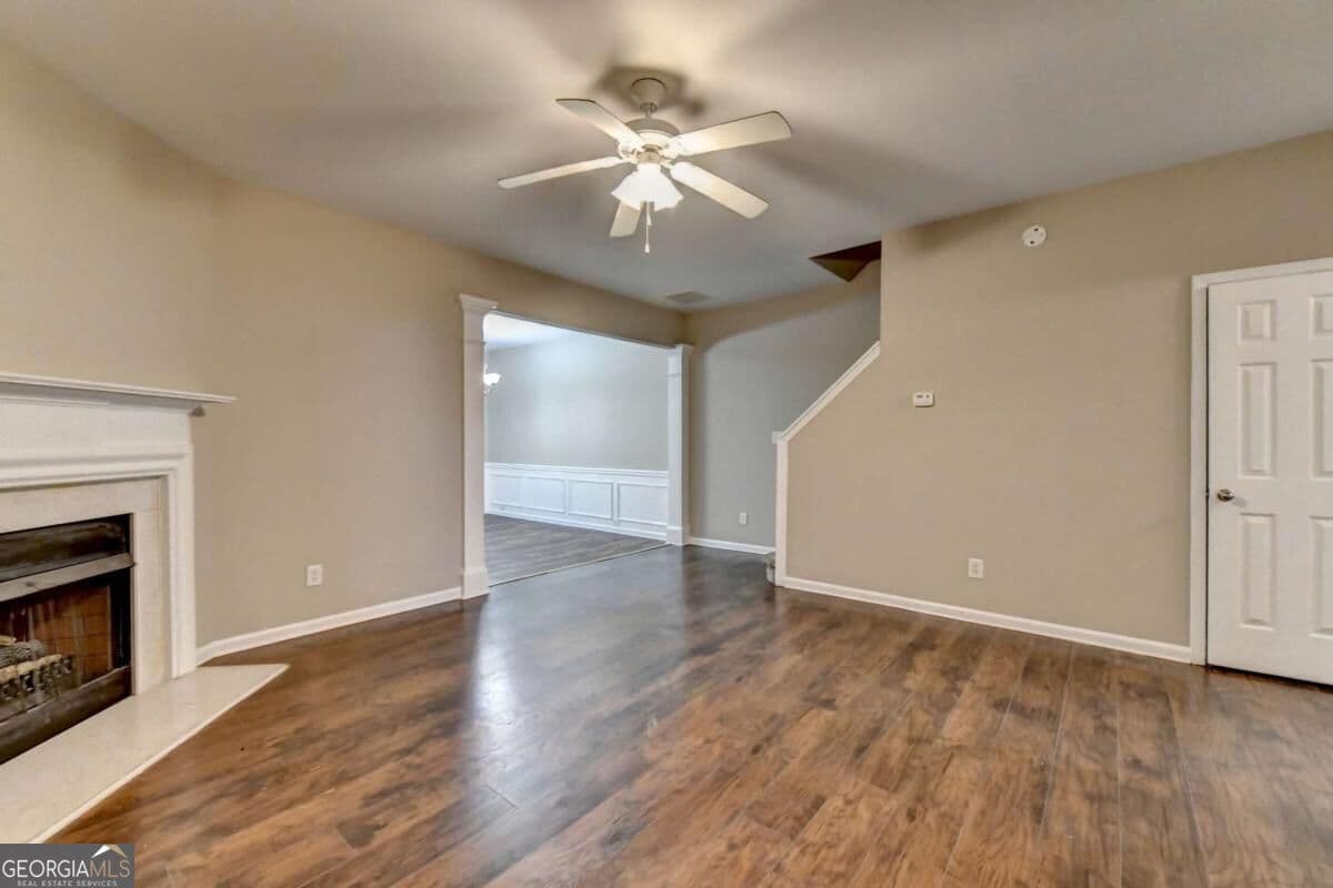 2 bedroom, 2.5 bathroom, 1,696 sq ft townhouse for sale at 2152 Executive Drive, Duluth, GA 30096 — photo 9