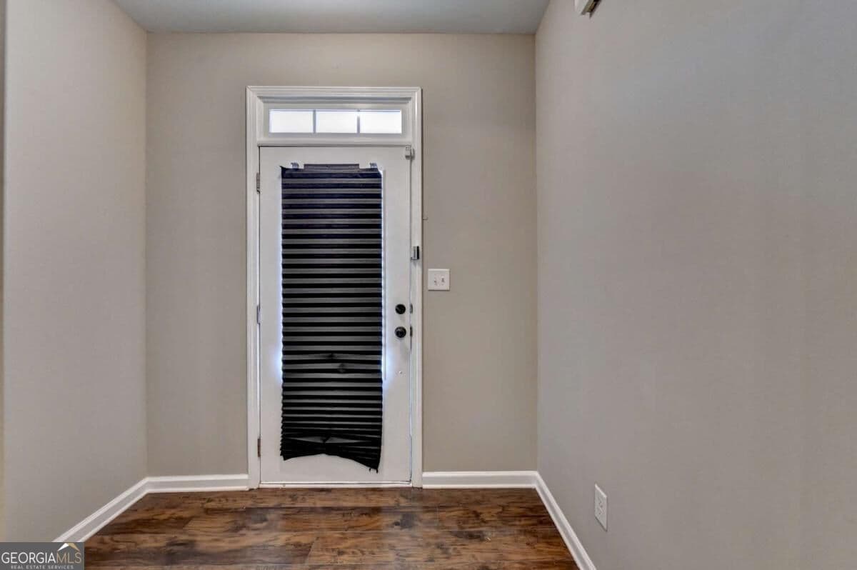 2 bedroom, 2.5 bathroom, 1,696 sq ft townhouse for sale at 2152 Executive Drive, Duluth, GA 30096 — photo 4