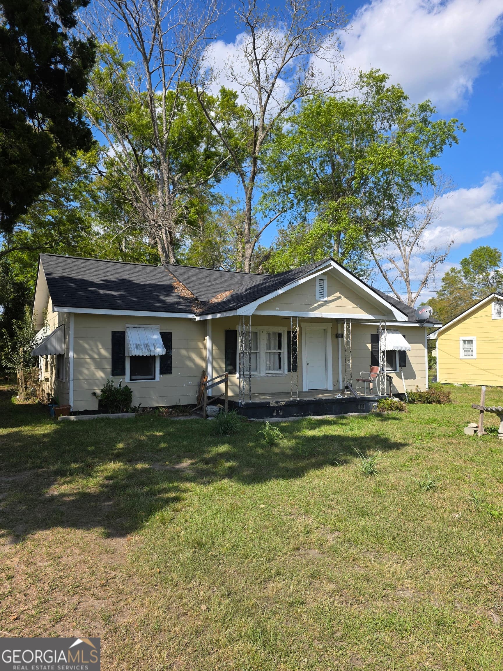 3 bedroom, 1 bathroom, 984 sq ft single family residence sold at 421 Plum Avenue, Millen, GA 30442