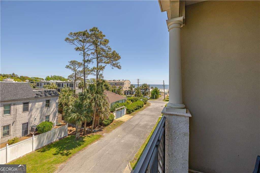 1 bedroom, 1 bathroom, 889 sq ft conversion for sale at 1015 Beachview Drive 205, St. Simons, GA 31522 — photo 2
