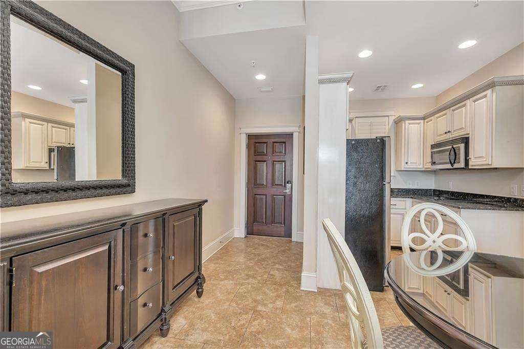 1 bedroom, 1 bathroom, 889 sq ft conversion for sale at 1015 Beachview Drive 205, St. Simons, GA 31522 — photo 3
