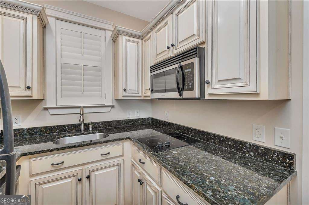 1 bedroom, 1 bathroom, 889 sq ft conversion for sale at 1015 Beachview Drive 205, St. Simons, GA 31522 — photo 5