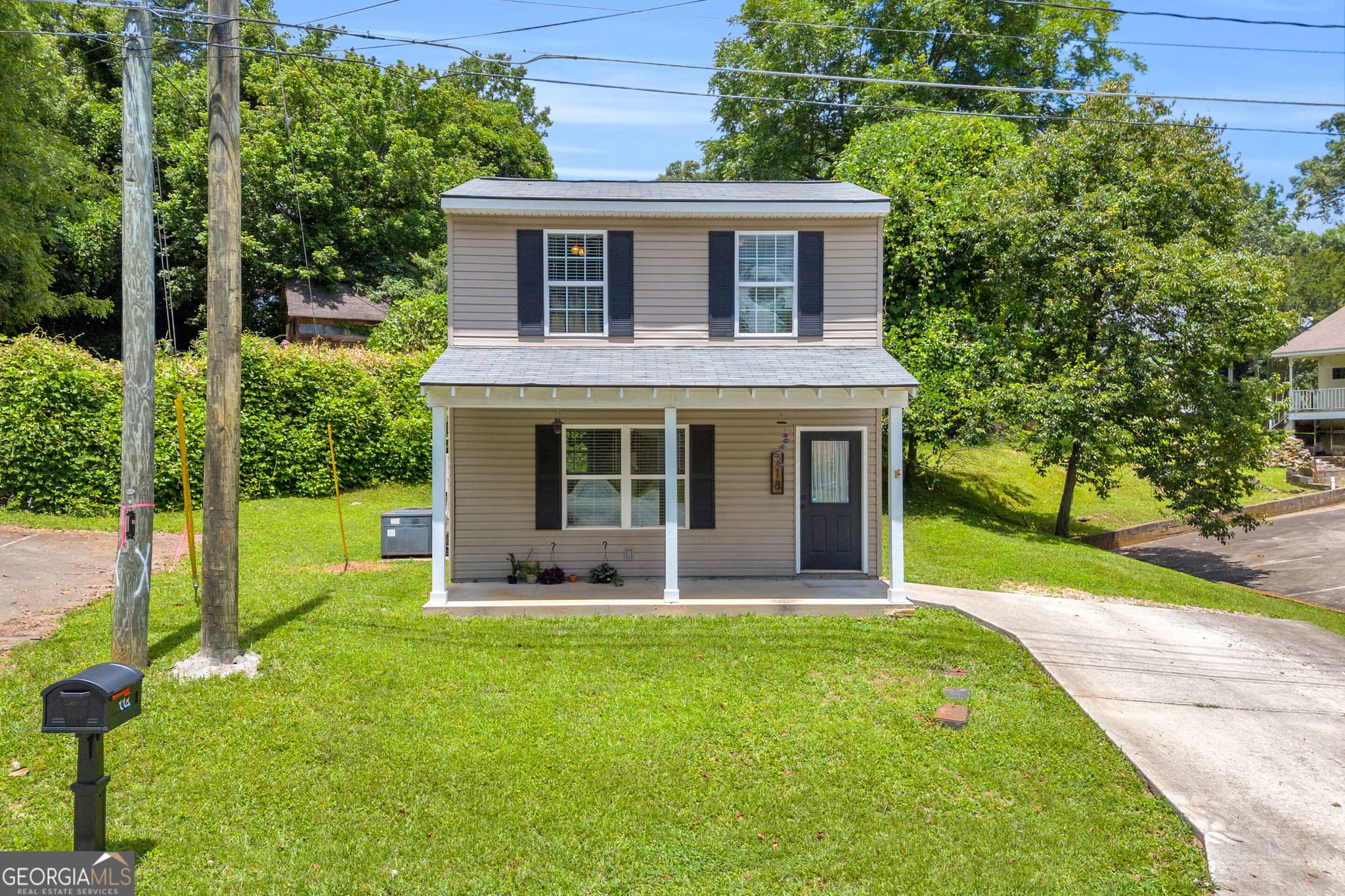 2 bedroom, 1.5 bathroom, 960 sq ft single family residence for sale at 118 Holley Street, Demorest, GA 30535