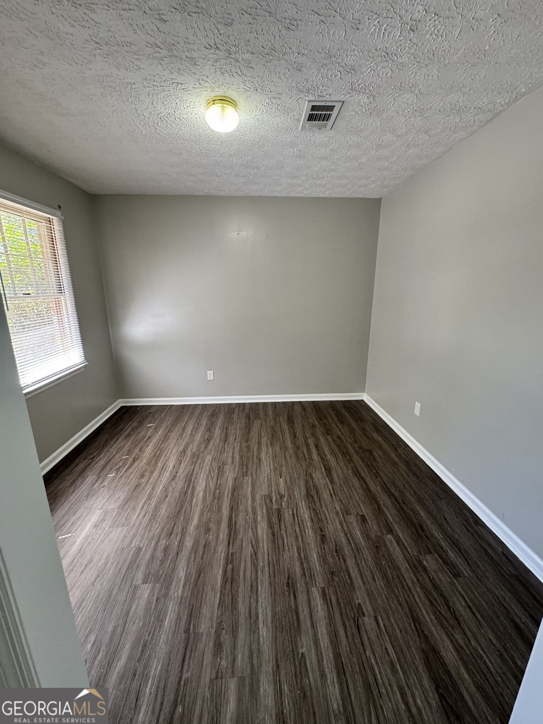 3 bedroom, 2 bathroom, 2,038 sq ft single family residence for sale at 113 Wimbish Lane, Bonaire, GA 31005 — photo 6