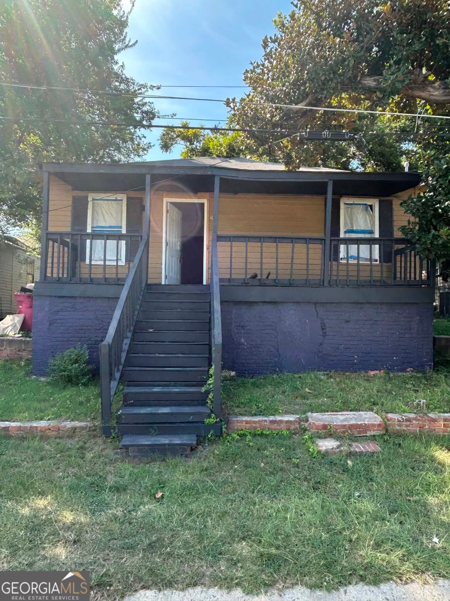3 bedroom, 1 bathroom, 1,015 sq ft single family residence for sale at 285 Moughon Street, Macon, GA 31201 — photo 1 of 7