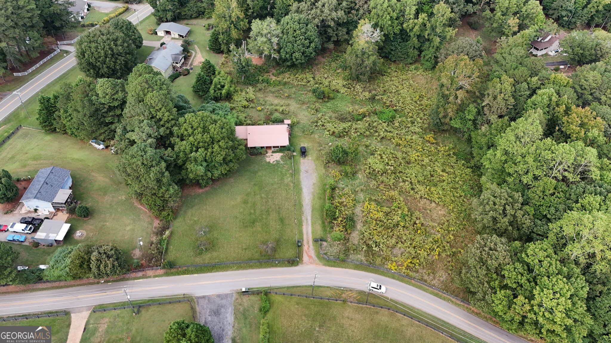 5 bedroom, 4.5 bathroom, 4,200 sq ft single family residence for sale at 7582 Bates Drive, Alpharetta, GA 30004 — photo 10