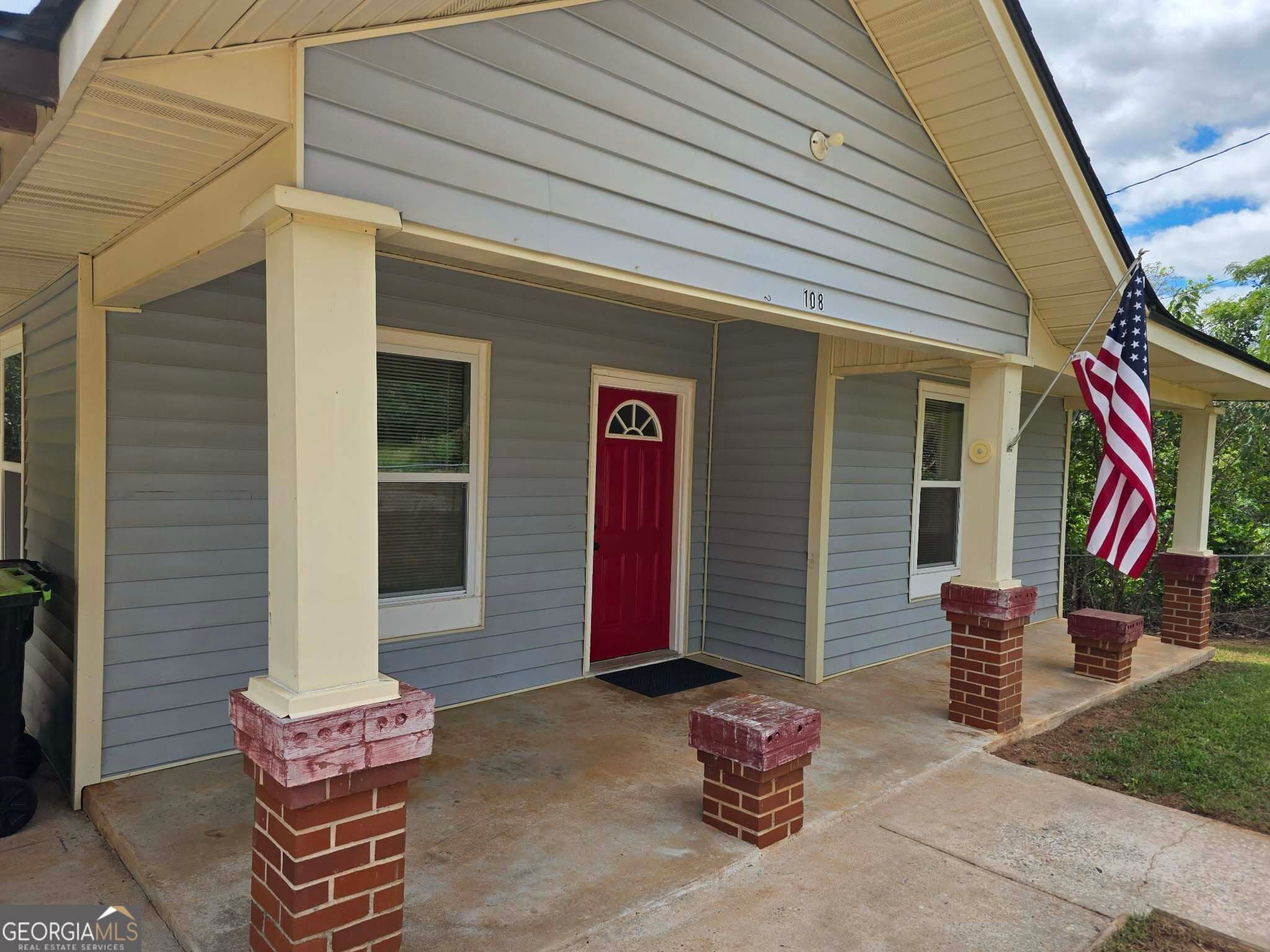 2 bedroom, 1 bathroom, 896 sq ft single family residence for sale at 108 Pasley Street, Thomaston, GA 30286 — photo 3