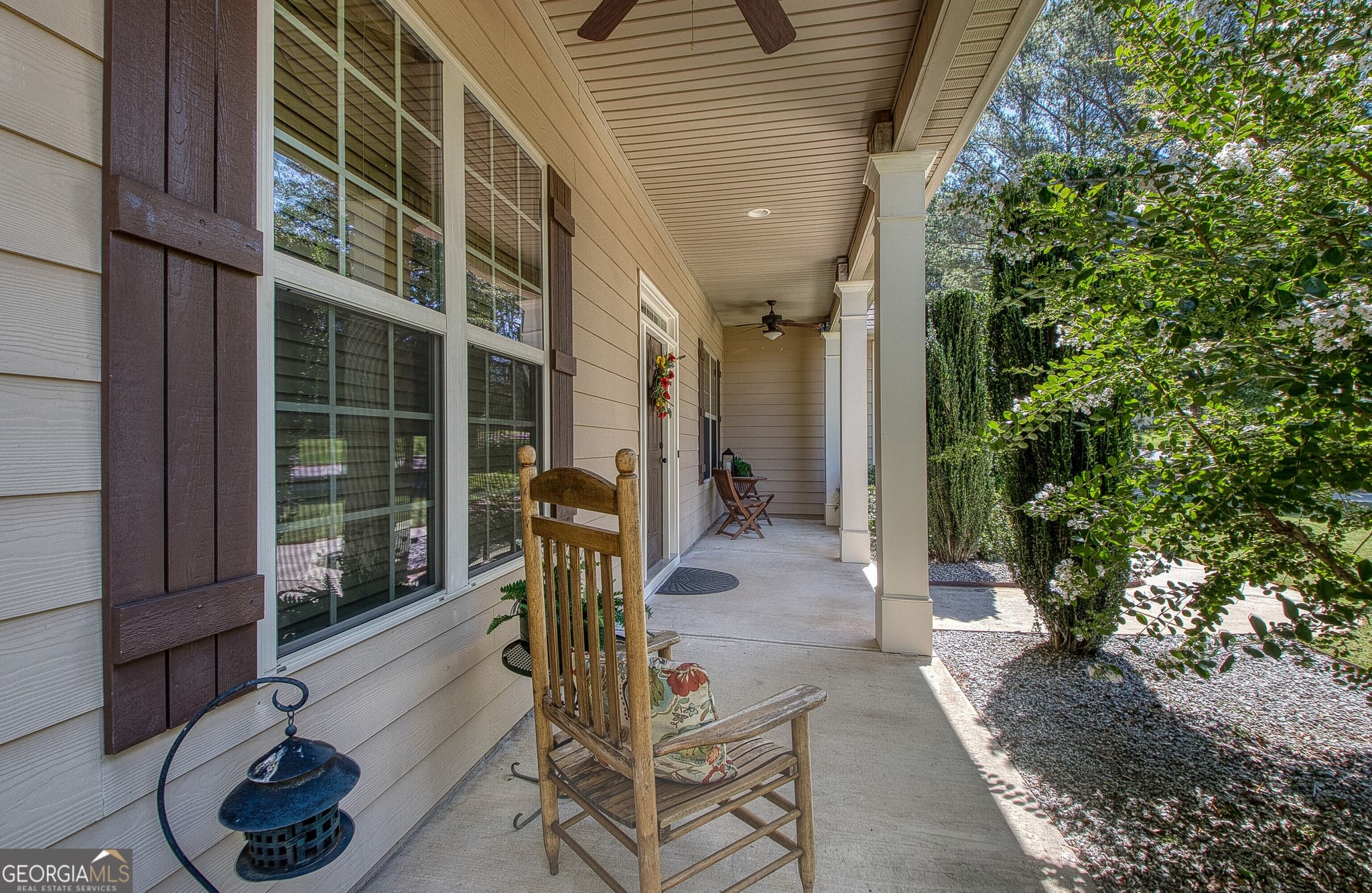 5 bedroom, 3 bathroom, 2,641 sq ft single family residence for sale at 374 Austin Storey Circle, Newnan, GA 30263 — photo 3