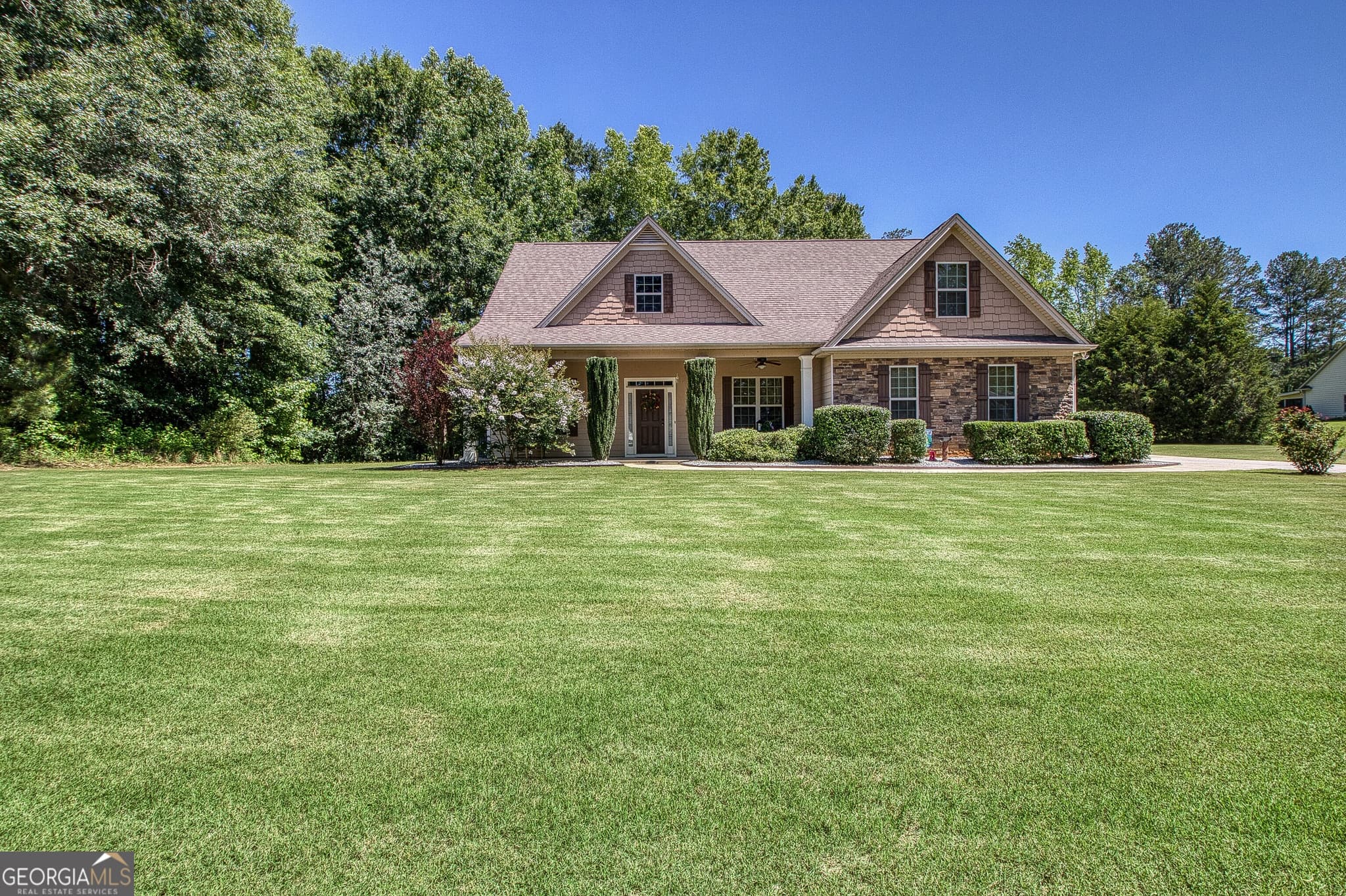 5 bedroom, 3 bathroom, 2,641 sq ft single family residence for sale at 374 Austin Storey Circle, Newnan, GA 30263 — photo 1 of 58
