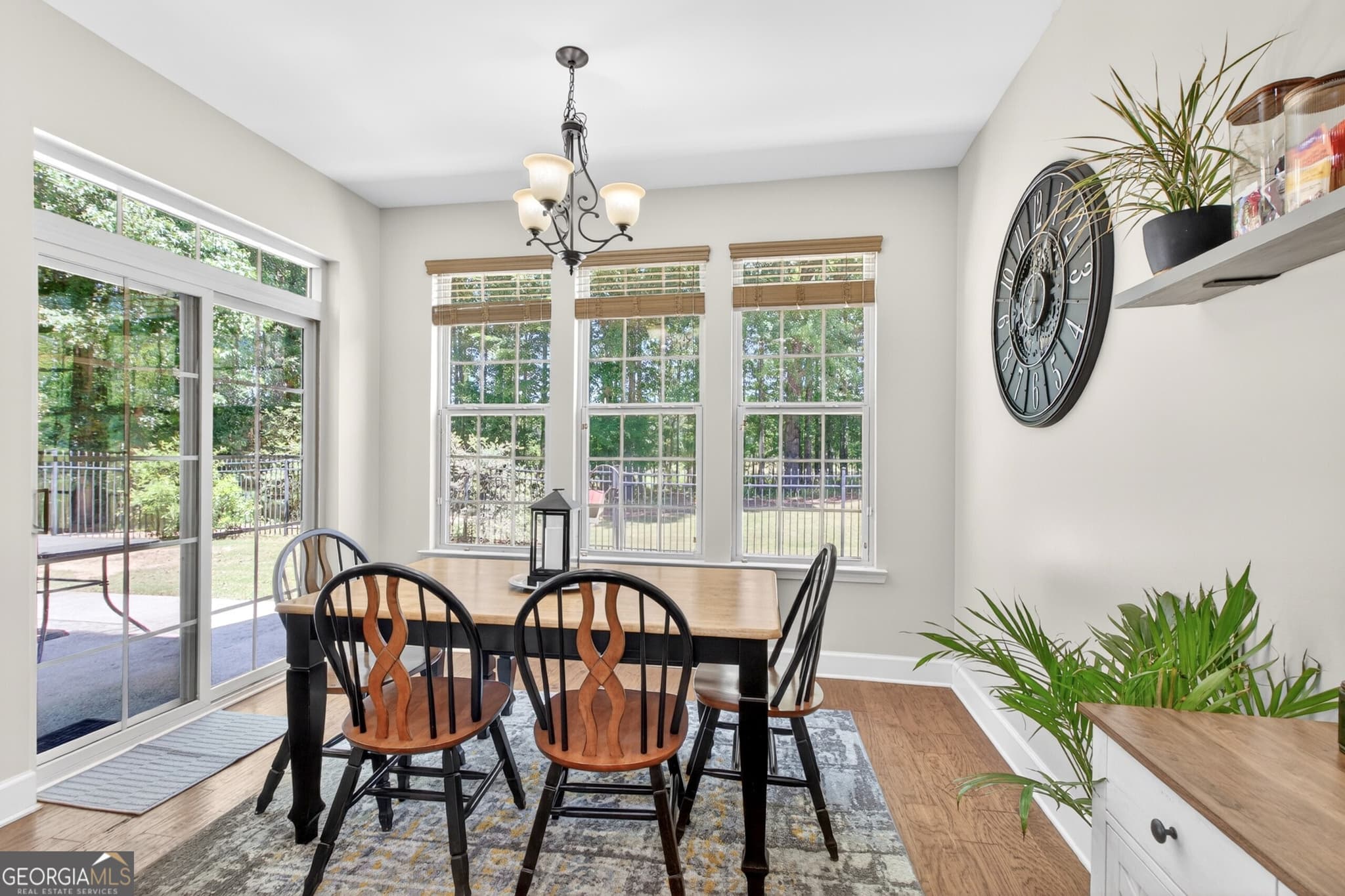 5 bedroom, 3 bathroom, 2,641 sq ft single family residence for sale at 374 Austin Storey Circle, Newnan, GA 30263 — photo 5