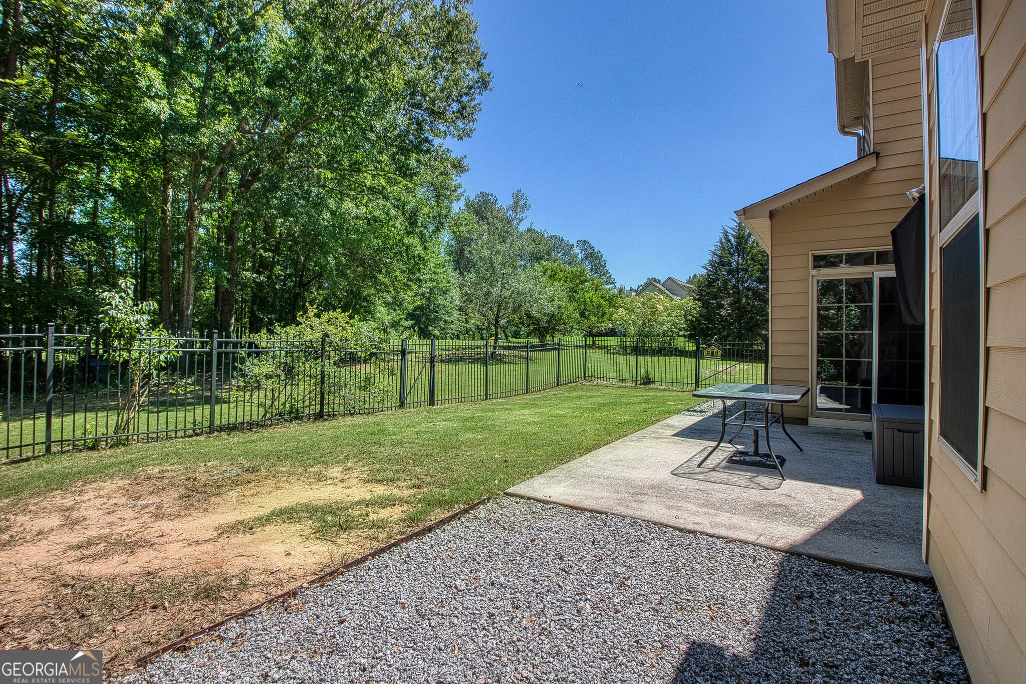 5 bedroom, 3 bathroom, 2,641 sq ft single family residence for sale at 374 Austin Storey Circle, Newnan, GA 30263 — photo 10