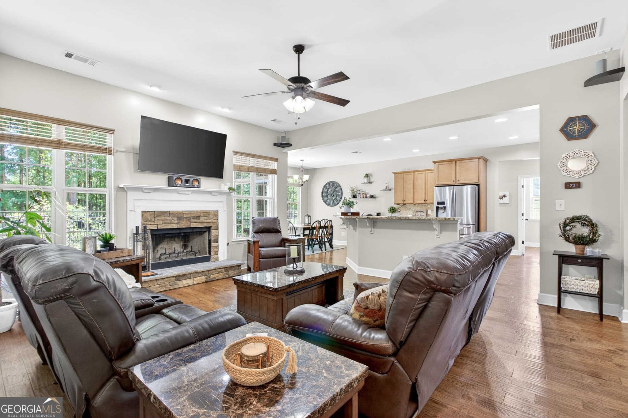 5 bedroom, 3 bathroom, 2,641 sq ft single family residence for sale at 374 Austin Storey Circle, Newnan, GA 30263 — photo 4