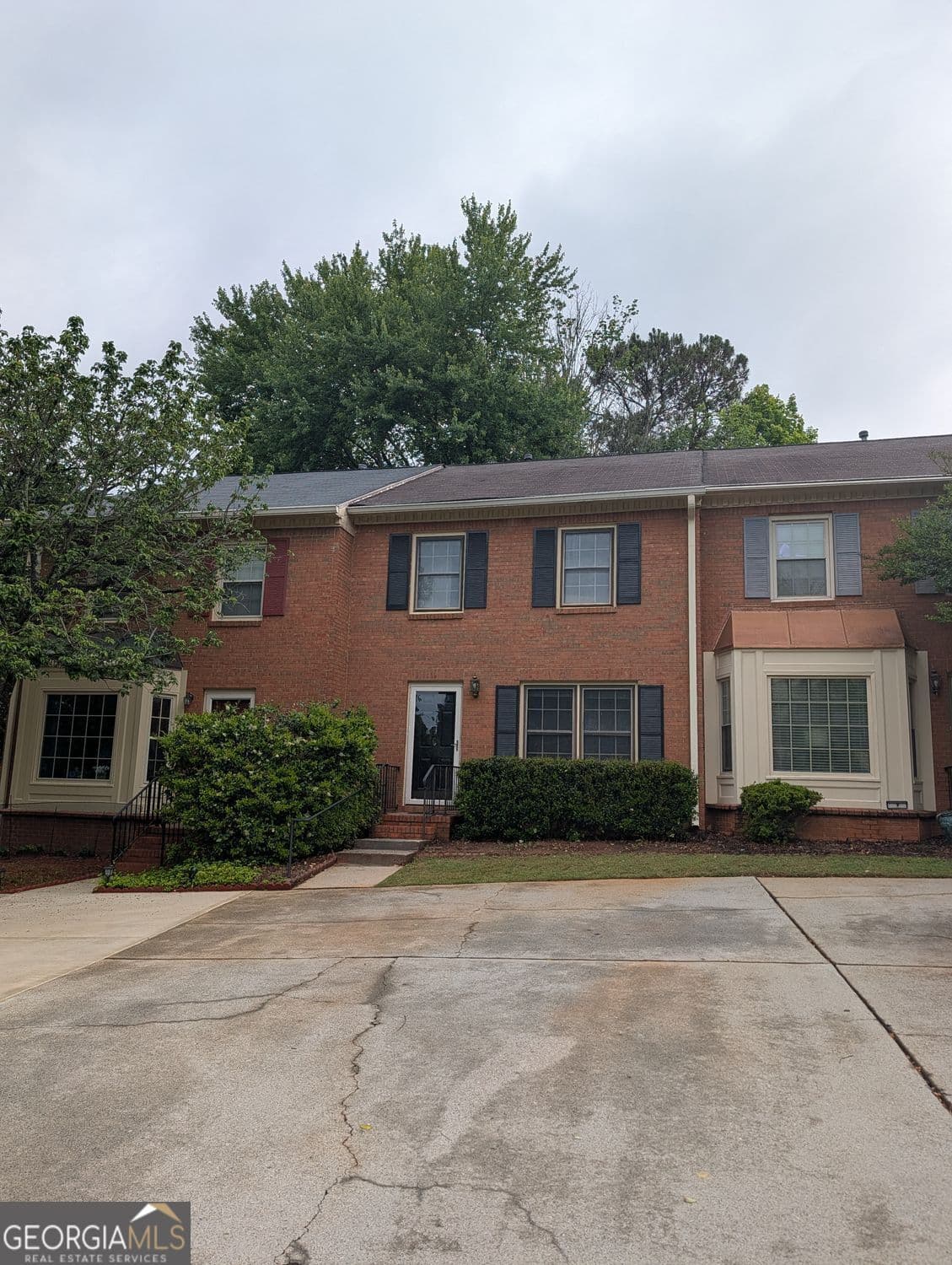 2 bedroom, 2.5 bathroom, 1,720 sq ft townhouse sold at 9121 Cobbler Court, Roswell, GA 30076
