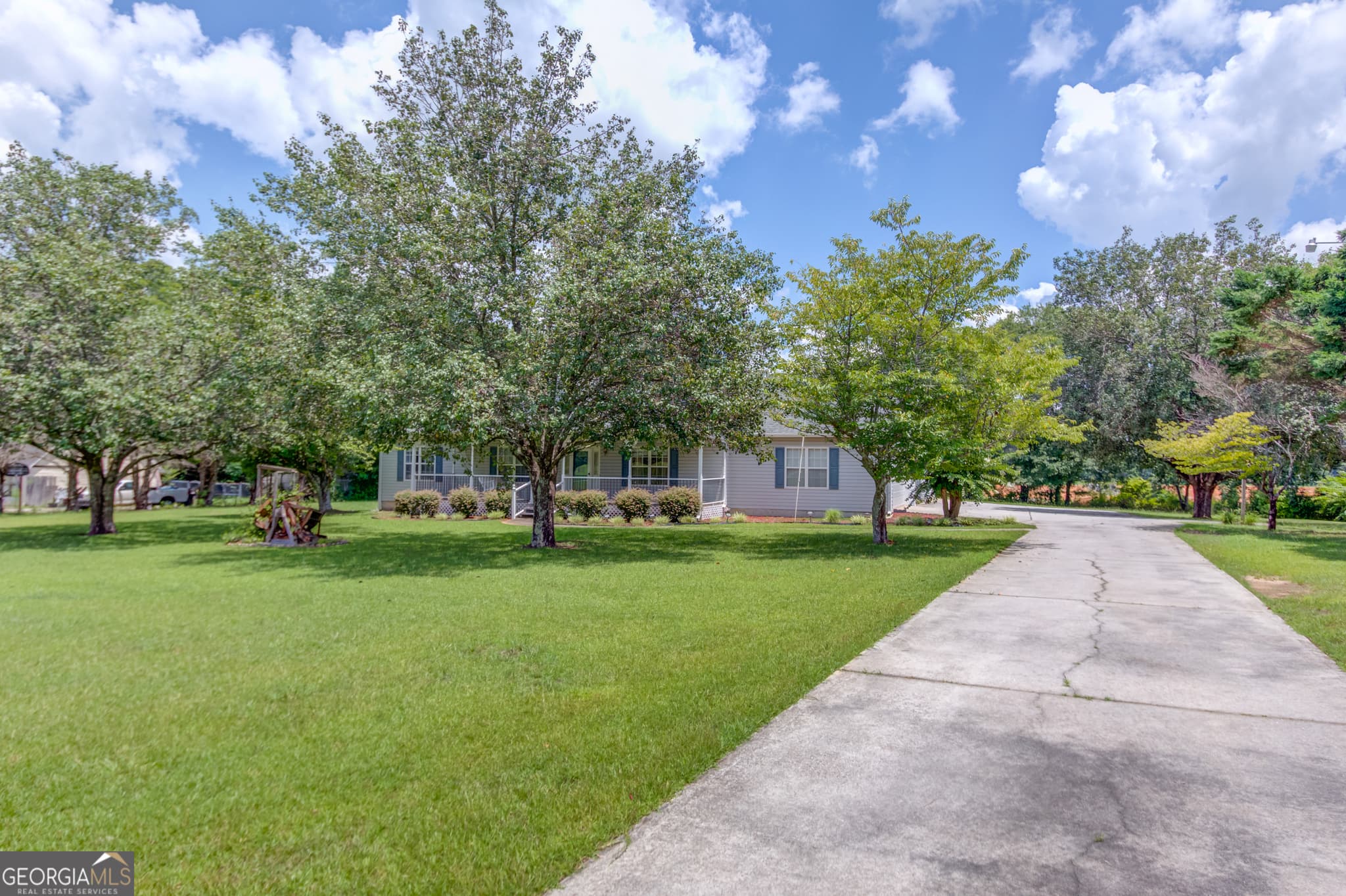 3 bedroom, 2 bathroom, 1,489 sq ft single family residence for sale at 929 Ga Hwy 81, Loganville, GA 30052 — photo 4