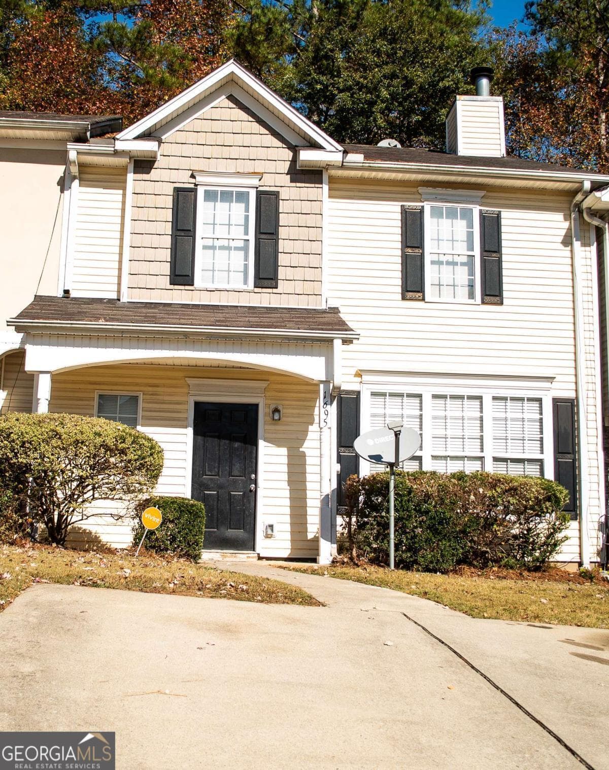 3 bedroom, 2 bathroom, 1,566 sq ft townhouse sold at 1695 Camden Forrest Way, Riverdale, GA 30296