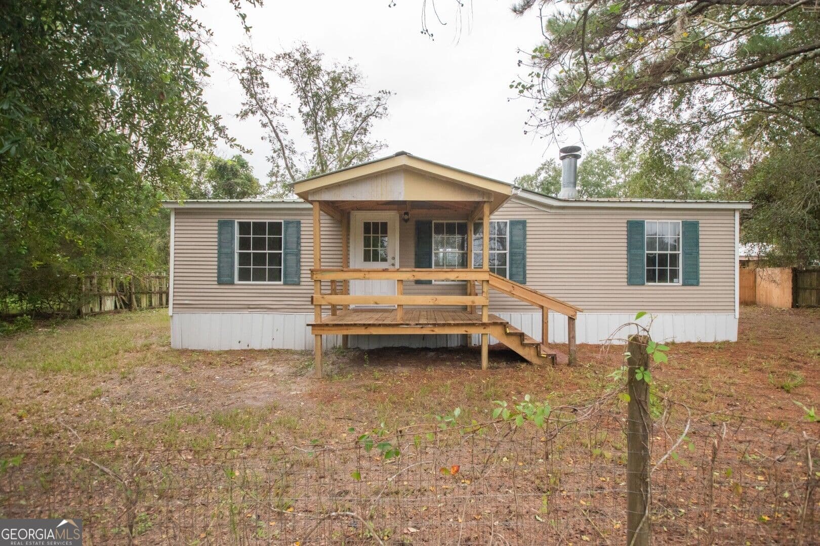3 bedroom, 2 bathroom, 960 sq ft single family residence for sale at 438 Pinehurst Drive, Folkston, GA 31537 — photo 1 of 23