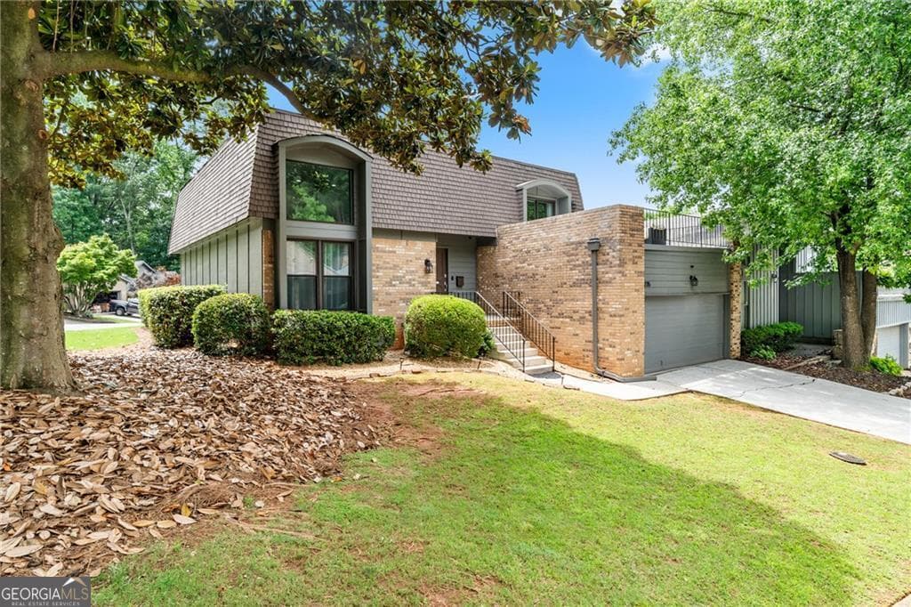4 bedroom, 2.5 bathroom, 1,916 sq ft townhouse sold at 235 Leeward Lane, Roswell, GA 30076
