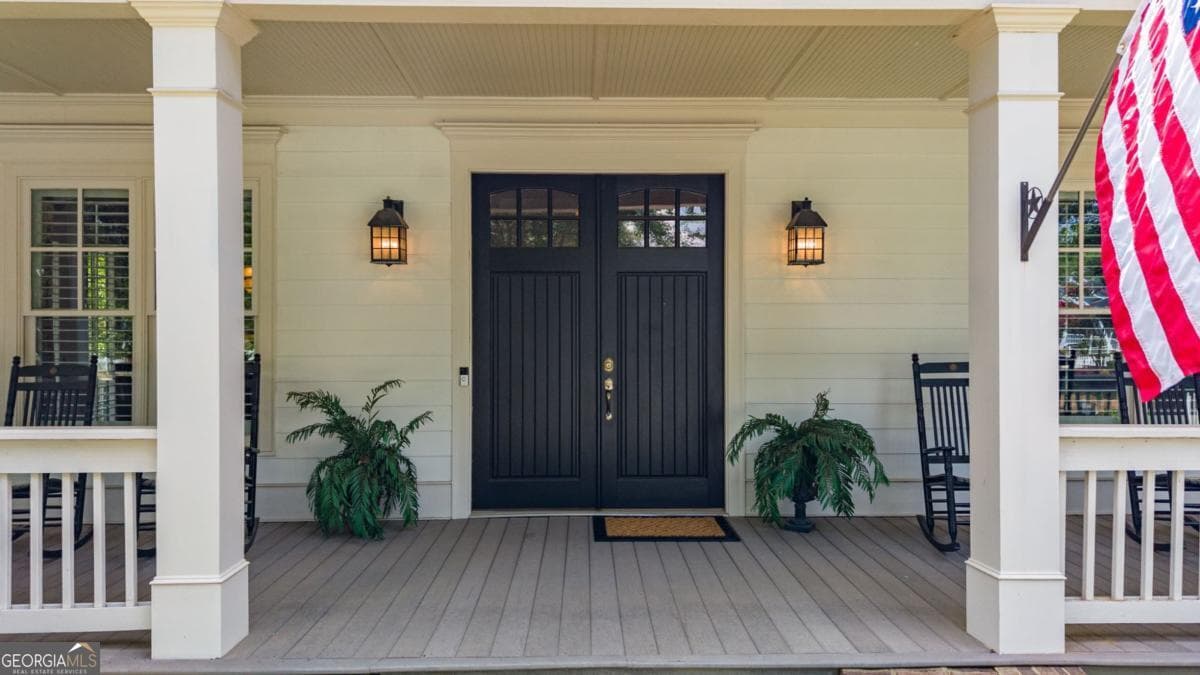 5 bedroom, 4.5 bathroom, 4,076 sq ft single family residence for sale at 300 Horseshoe Bend, Statham, GA 30666 — photo 2