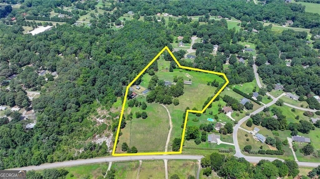 4 bedroom, 3.5 bathroom, 5,686 sq ft single family residence for rent at 3601 Youth Monroe Road, Loganville, GA 30052 for $4,500 a month — photo 7