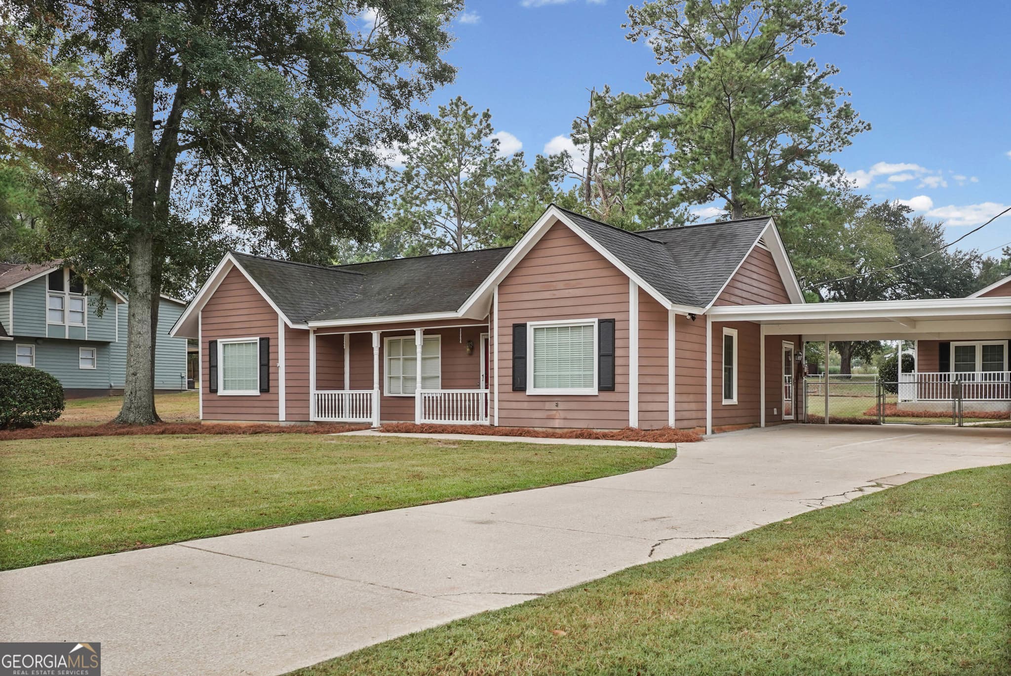3 bedroom, 2 bathroom, 1,402 sq ft single family residence for sale at 128 Upatoi Road, Albany, GA 31707 — photo 2