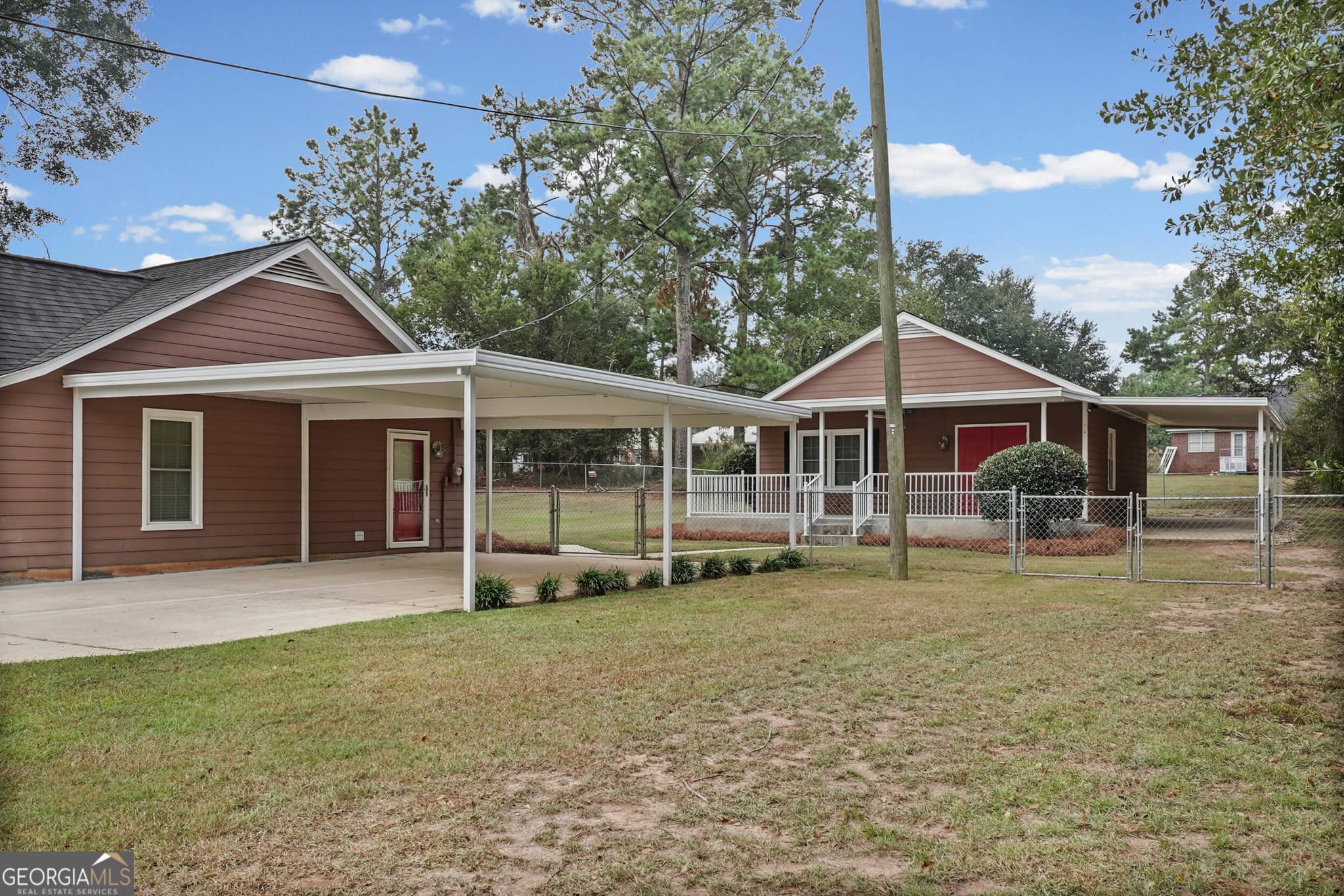 3 bedroom, 2 bathroom, 1,402 sq ft single family residence for sale at 128 Upatoi Road, Albany, GA 31707 — photo 3