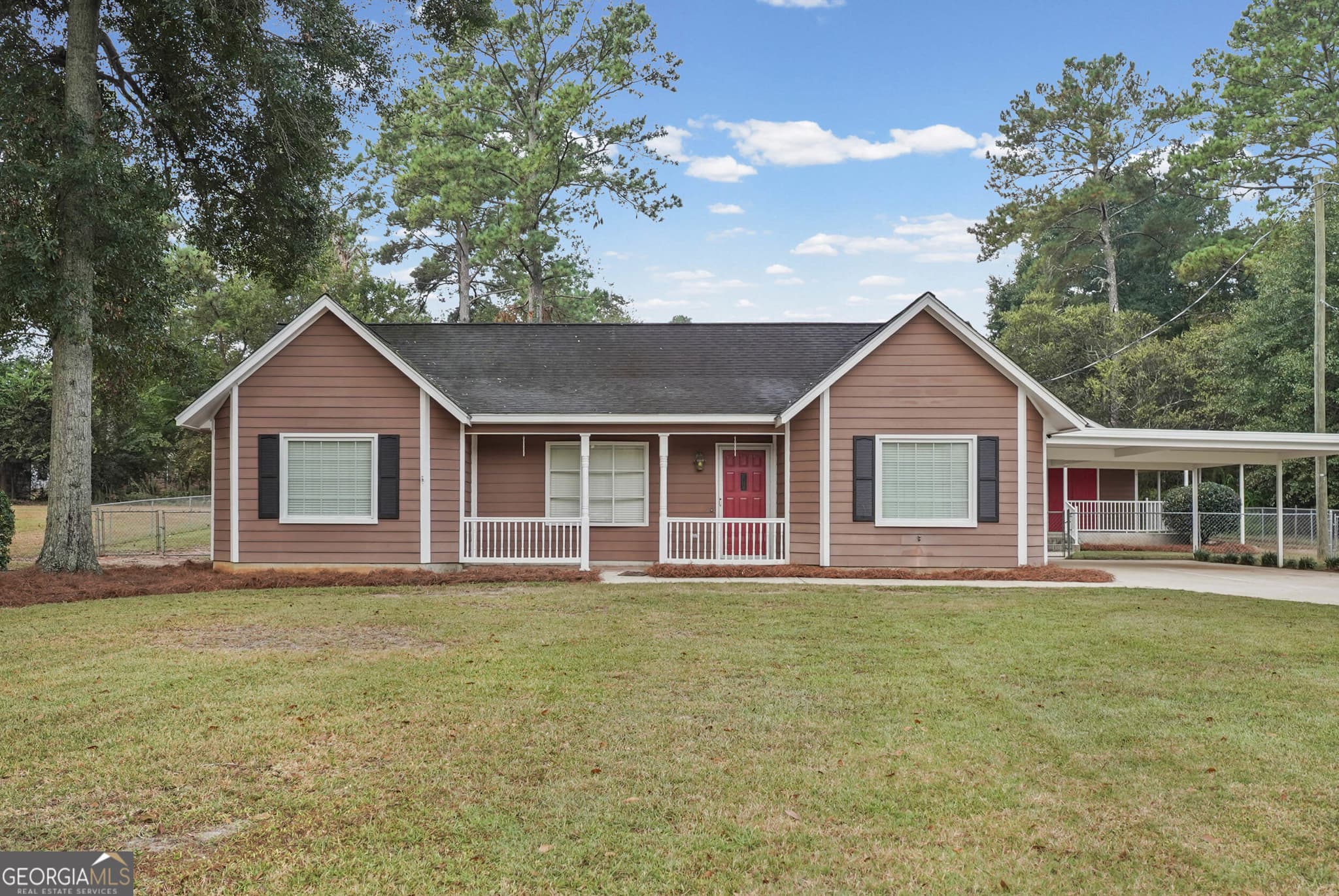 3 bedroom, 2 bathroom, 1,402 sq ft single family residence for sale at 128 Upatoi Road, Albany, GA 31707 — photo 1 of 34