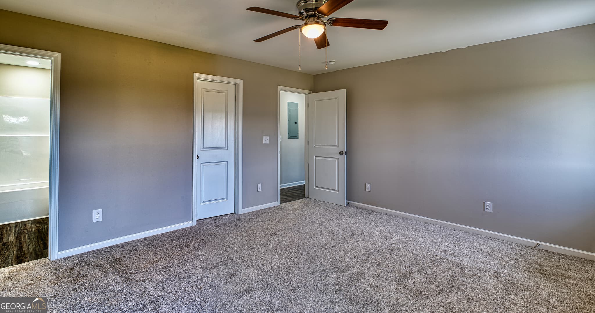 3 bedroom, 2 bathroom, 1,402 sq ft single family residence for sale at 317 AIRMAN Boulevard, Warner Robins, GA 31088 — photo 7