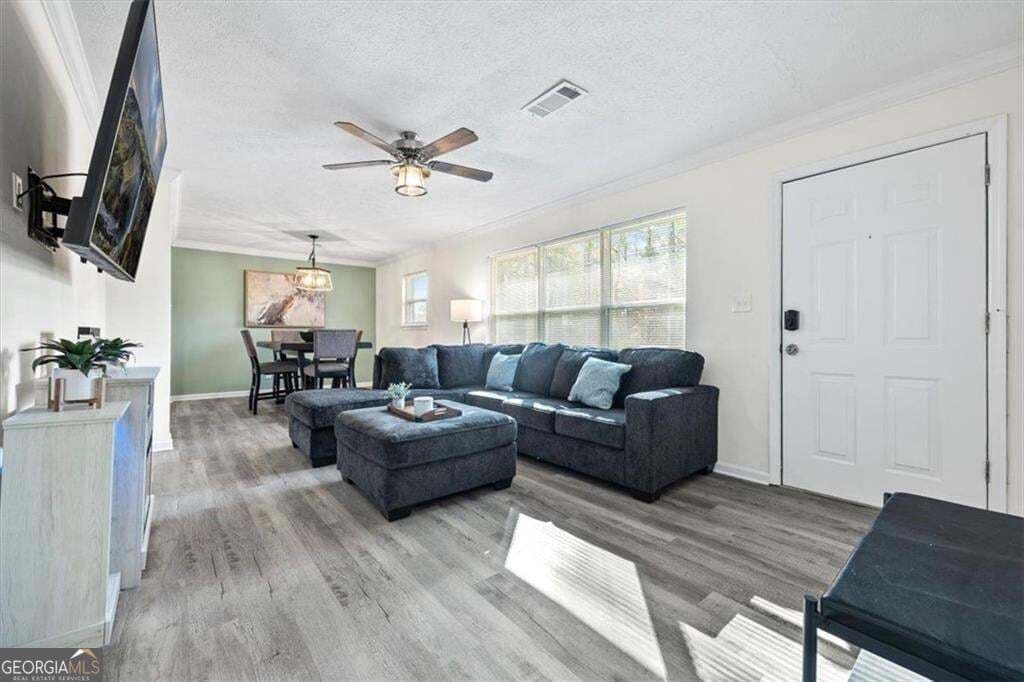 3 bedroom, 2 bathroom, 1,255 sq ft single family residence for sale at 4281 Hiram Lithia Springs Road, Powder Springs, GA 30127 — photo 2