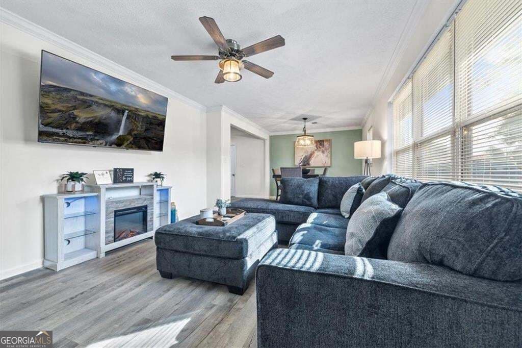 3 bedroom, 2 bathroom, 1,255 sq ft single family residence for sale at 4281 Hiram Lithia Springs Road, Powder Springs, GA 30127 — photo 3
