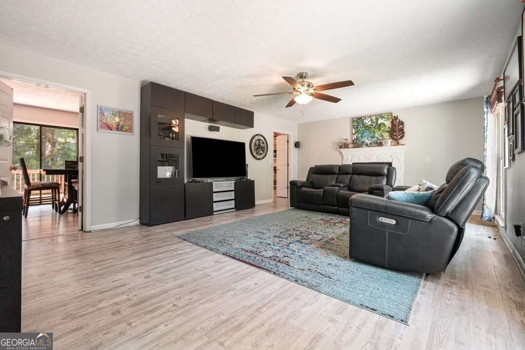3 bedroom, 2.5 bathroom, 2,128 sq ft single family residence for sale at 1873 Hamby Place Drive, Acworth, GA 30102 — photo 3
