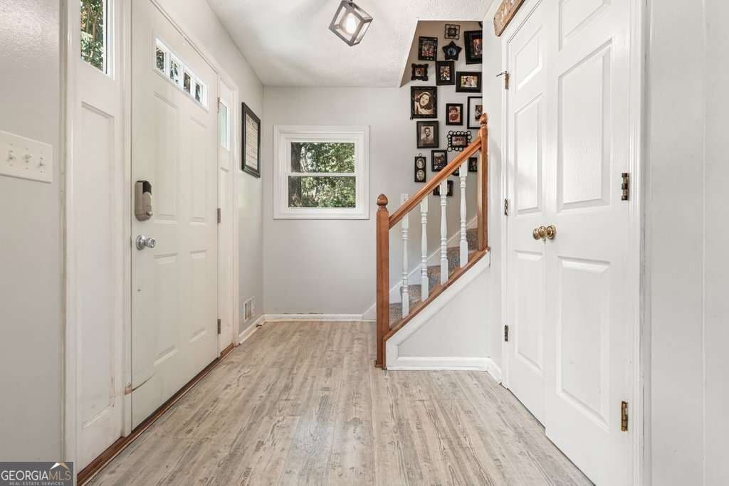 3 bedroom, 2.5 bathroom, 2,128 sq ft single family residence for sale at 1873 Hamby Place Drive, Acworth, GA 30102 — photo 8