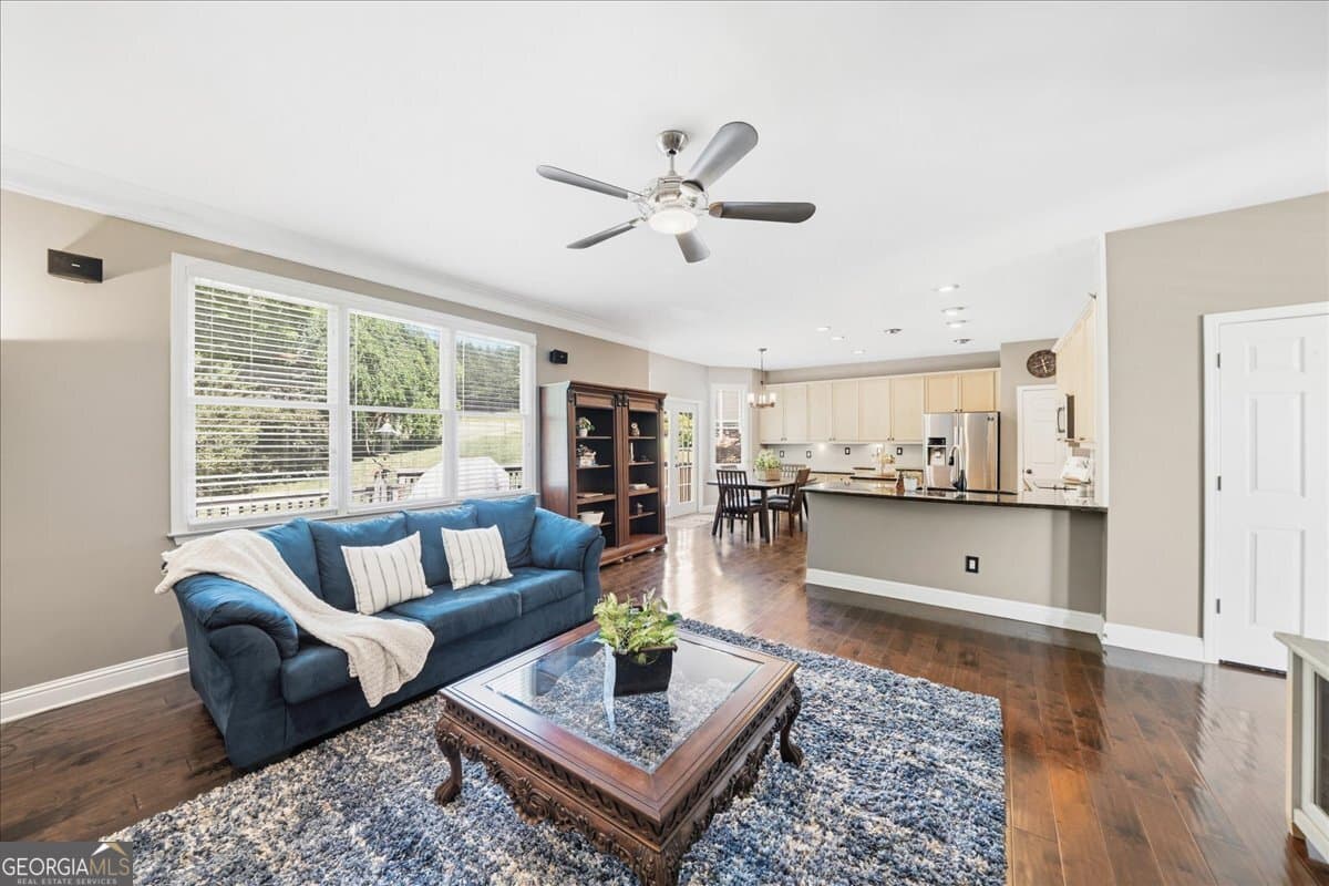 4 bedroom, 4.5 bathroom, 4,686 sq ft single family residence for sale at 6415 E Hills Court, Cumming, GA 30041 — photo 9