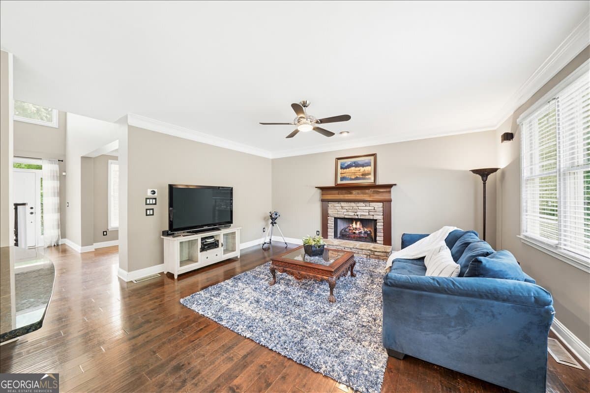 4 bedroom, 4.5 bathroom, 4,686 sq ft single family residence for sale at 6415 E Hills Court, Cumming, GA 30041 — photo 10