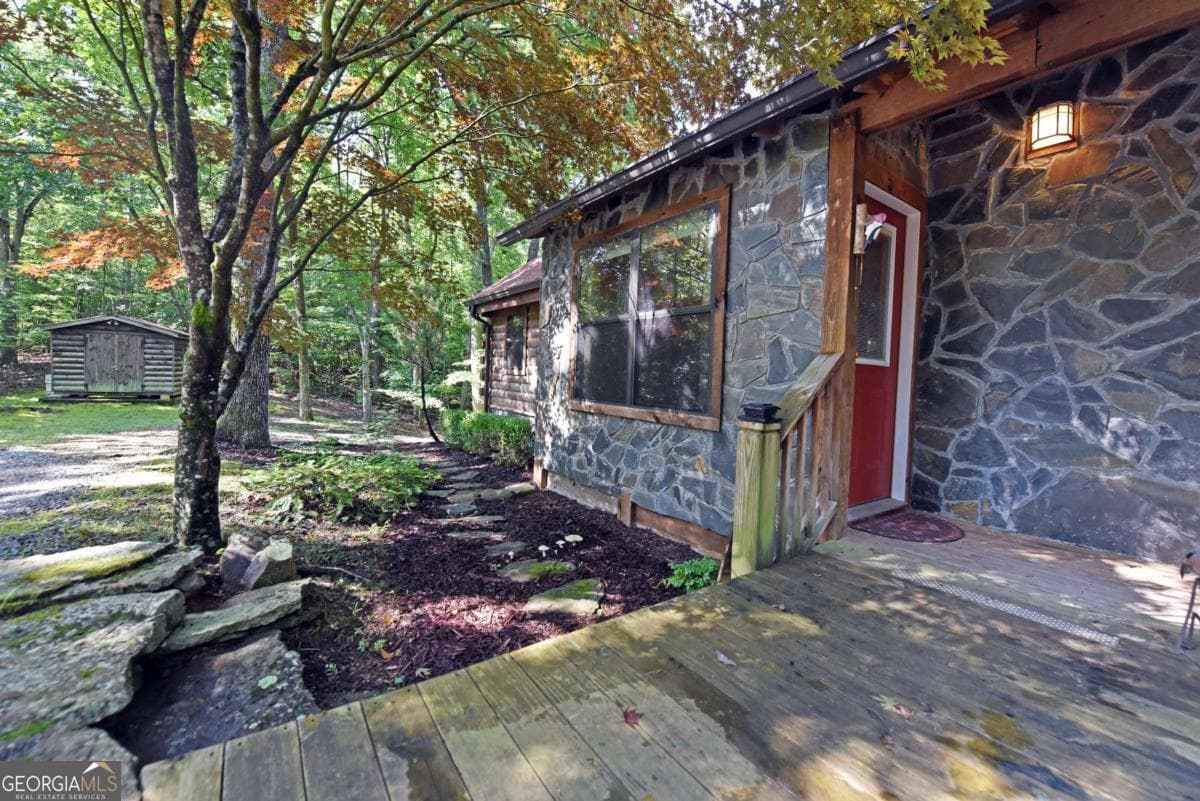 3 bedroom, 2.5 bathroom cabin,single family residence for sale at 566 Sharewood Forest, Morganton, GA 30560 — photo 2