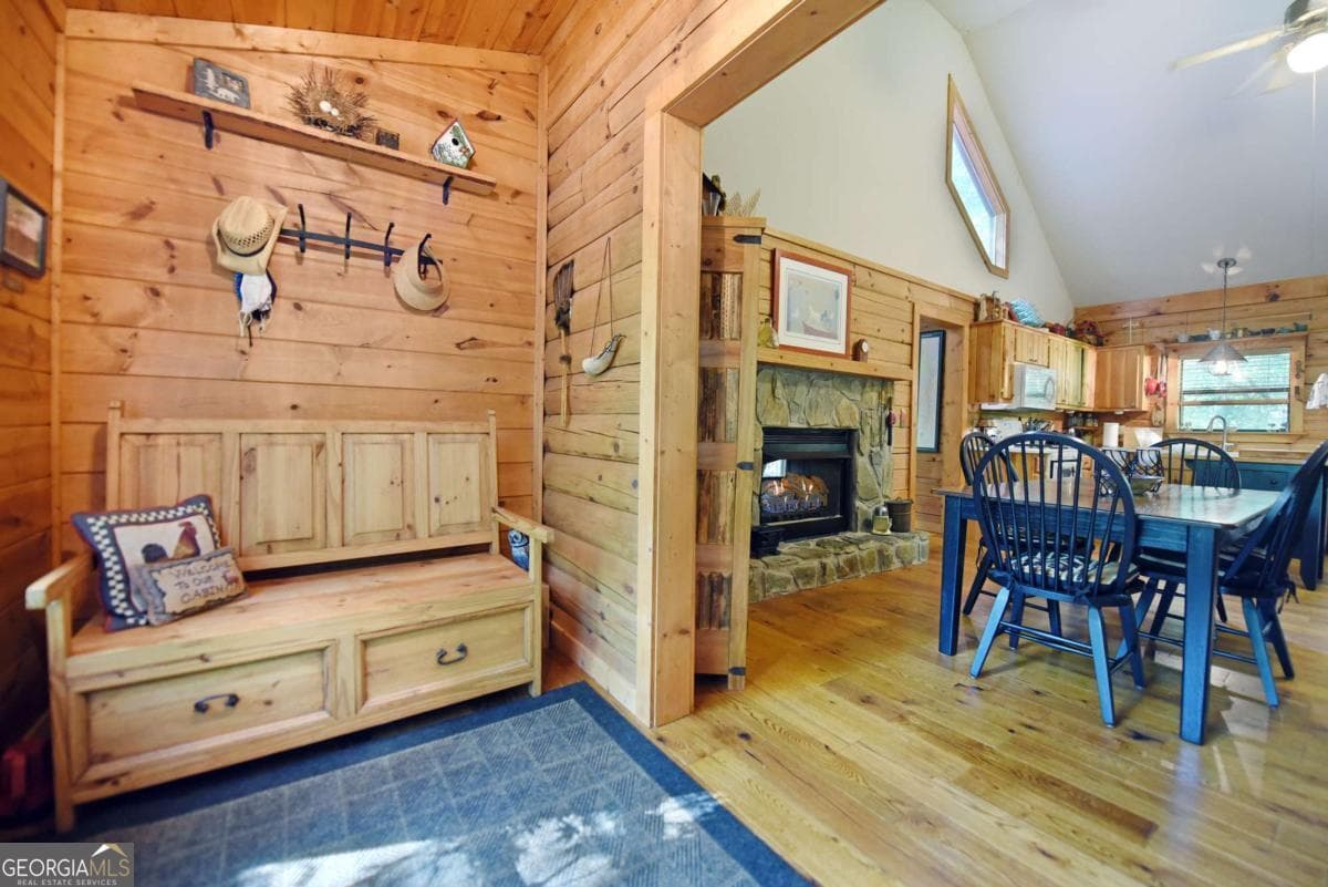 3 bedroom, 2.5 bathroom cabin,single family residence for sale at 566 Sharewood Forest, Morganton, GA 30560 — photo 6