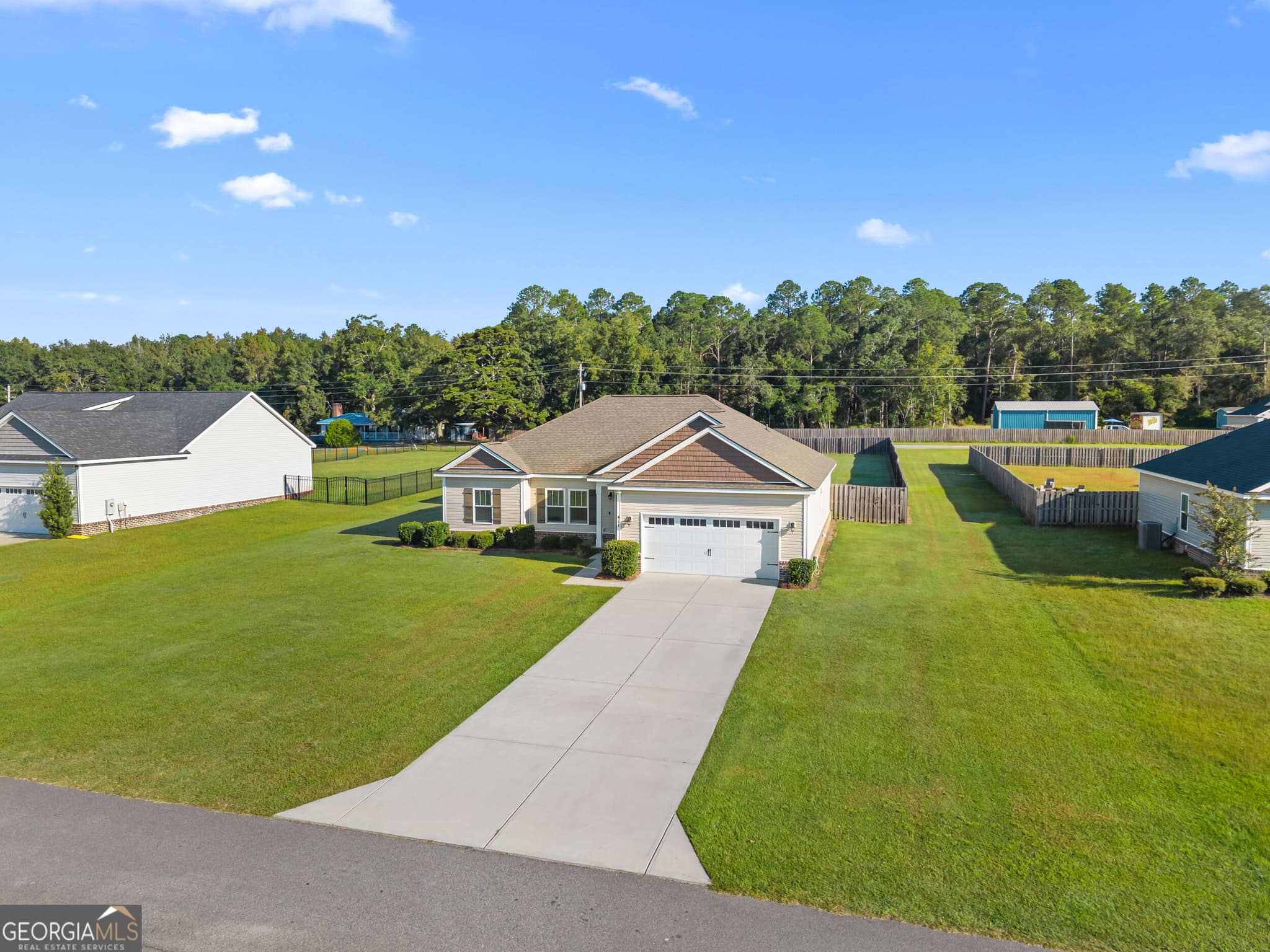 3 bedroom, 2 bathroom, 1,498 sq ft single family residence under contract at 411 Pivot Point, Statesboro, GA 30458 — photo 2