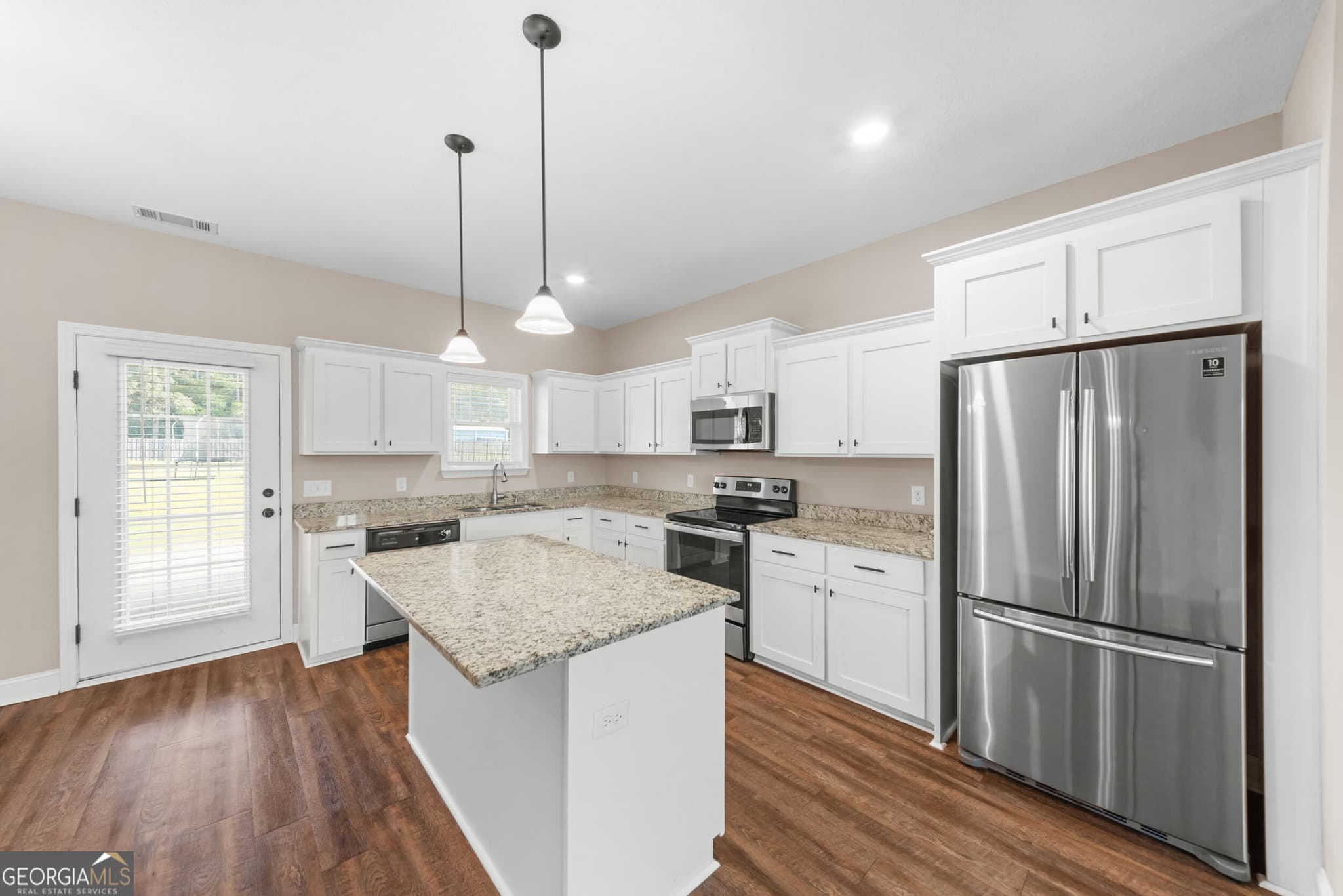 3 bedroom, 2 bathroom, 1,498 sq ft single family residence under contract at 411 Pivot Point, Statesboro, GA 30458 — photo 6